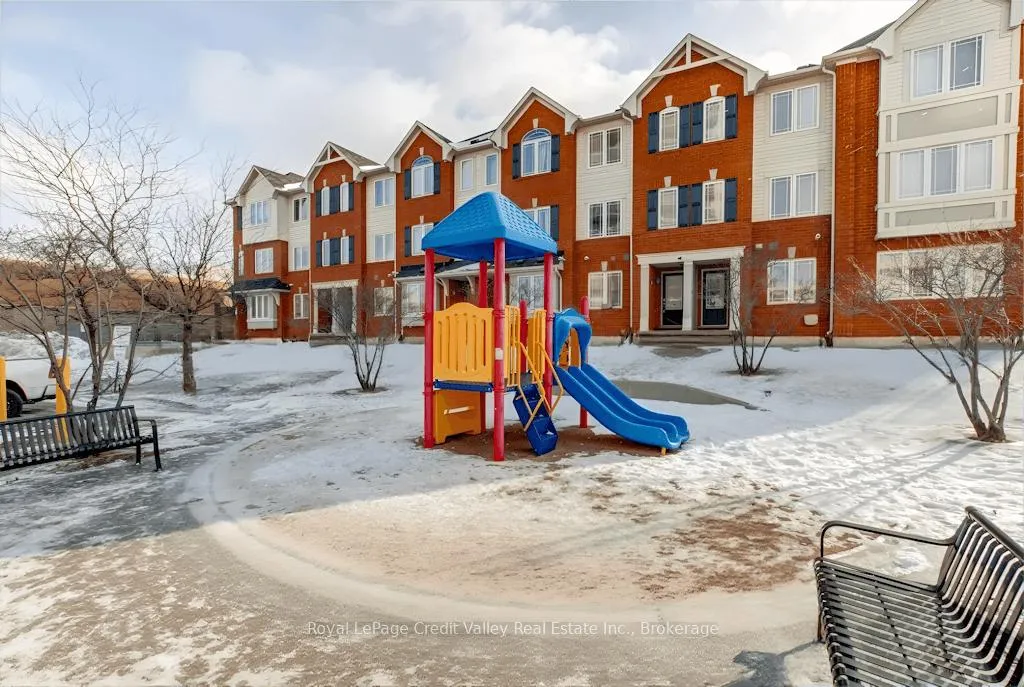 Photo 14 of Unit 904, 215 Queen Street E, Brampton, Queen Street Corridor — HOMEH