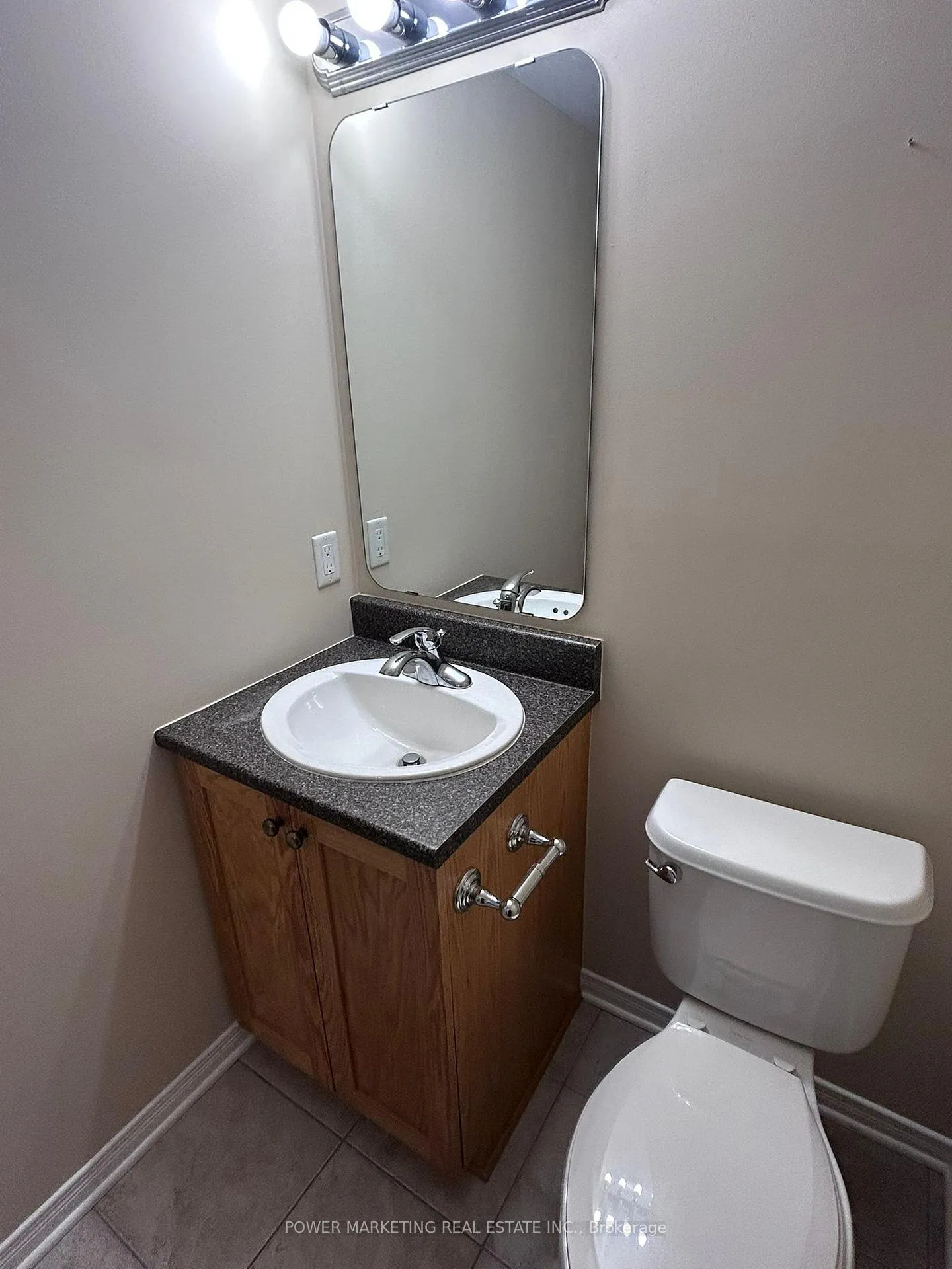Photo 9 of Unit 5, 117 Keltie Private, Ottawa, Barrhaven - Longfields — HOMEH