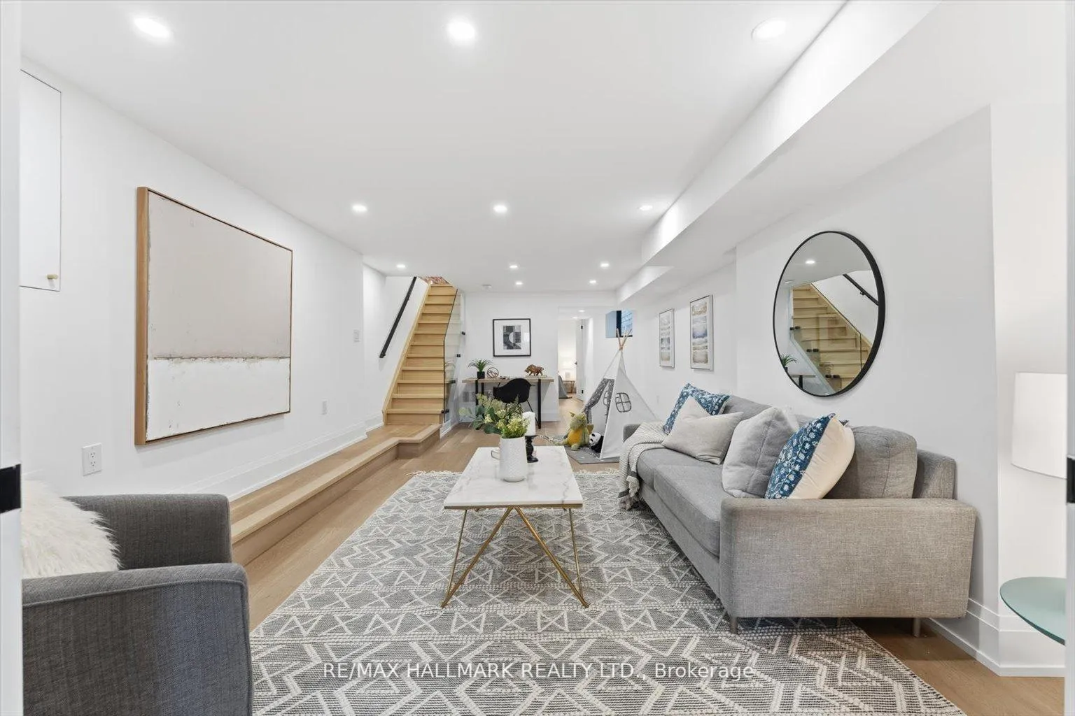 Photo 19 of 51 Withrow Avenue, Toronto, North Riverdale — HOMEH