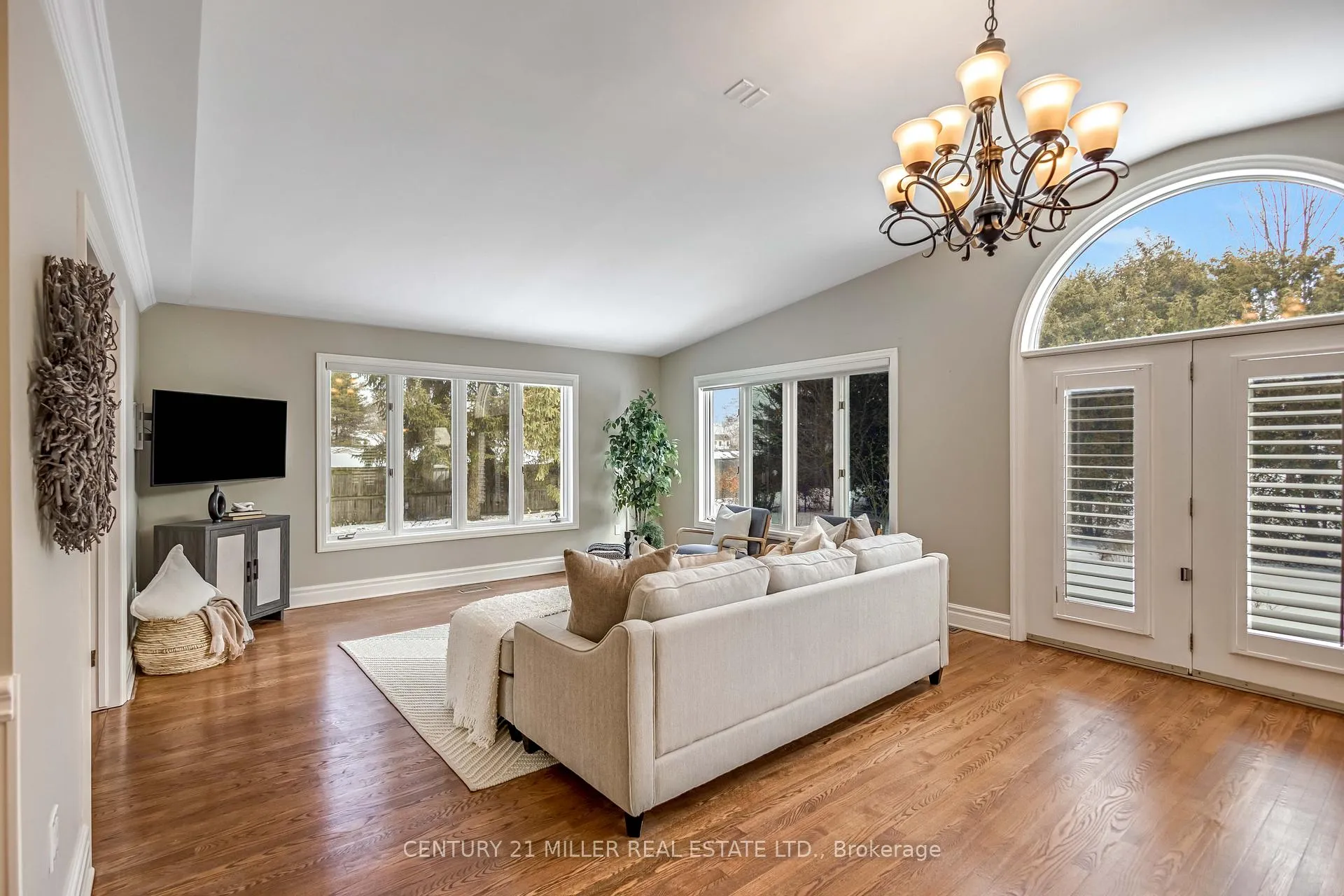 Photo 13 of 428 Hendrie Avenue, Burlington, Bayview — HOMEH