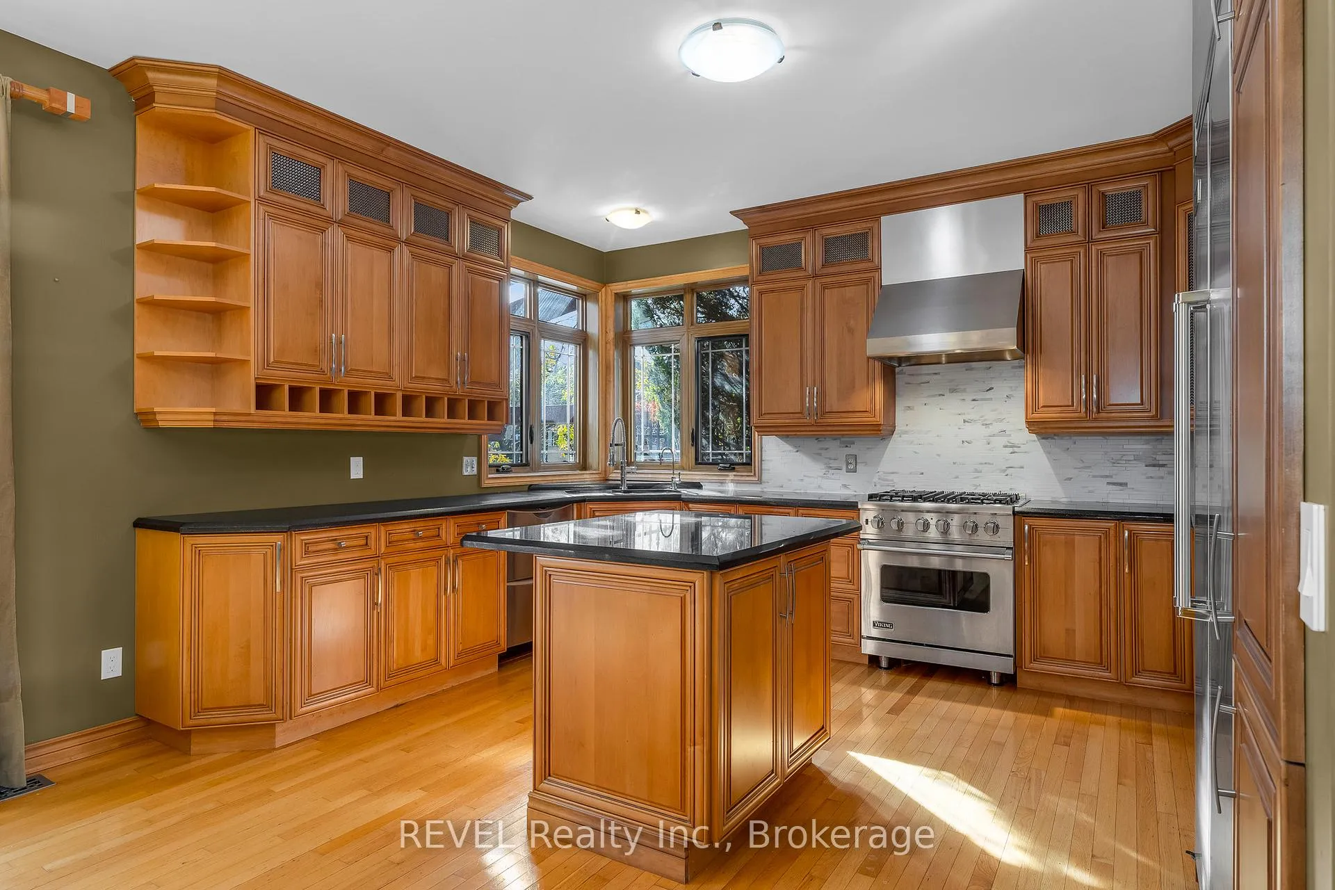 Photo 9 of 30 Maracay Way, St. Catharines, Grapeview — HOMEH