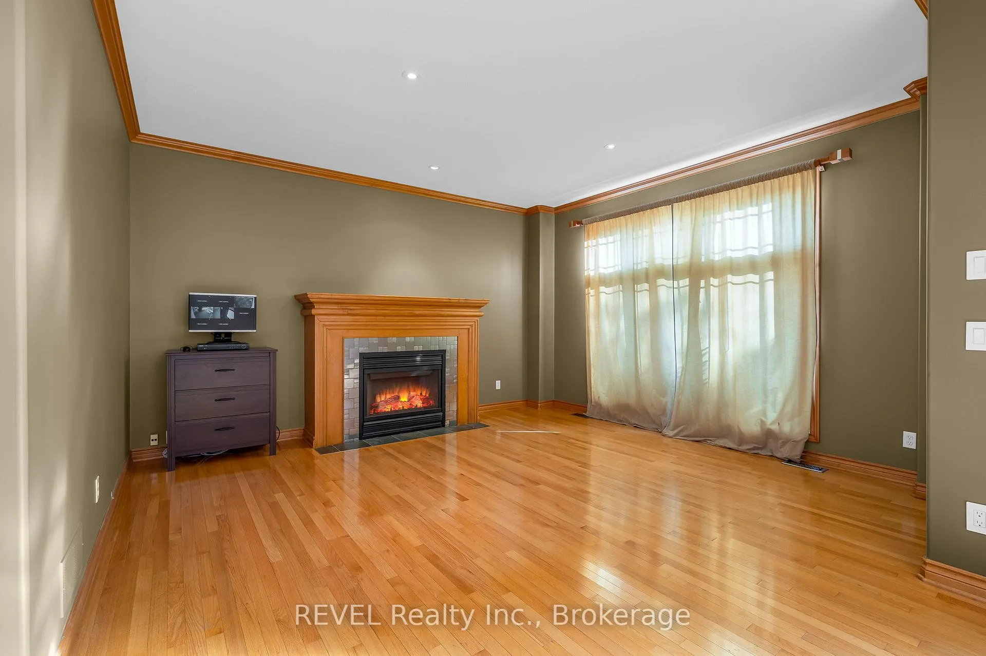Photo 12 of 30 Maracay Way, St. Catharines, Grapeview — HOMEH