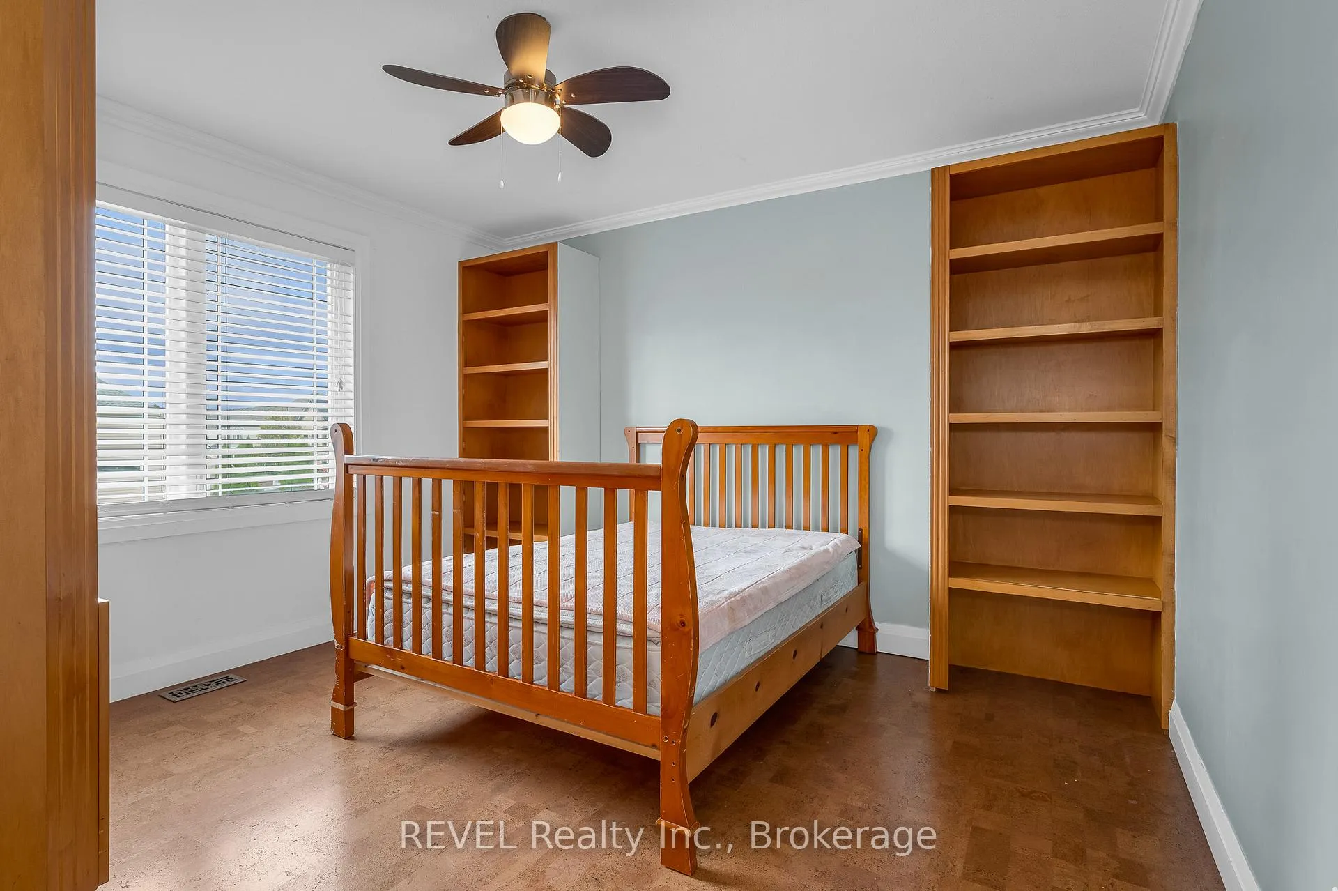 Photo 25 of 30 Maracay Way, St. Catharines, Grapeview — HOMEH