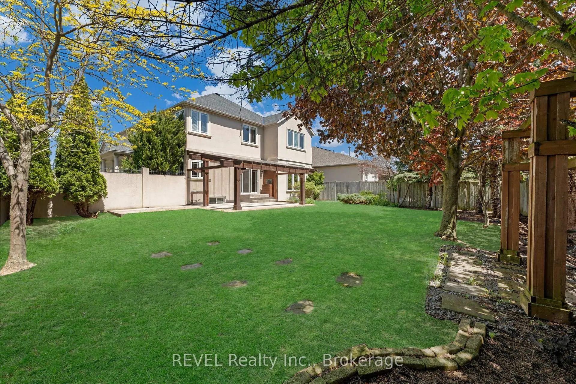 Photo 42 of 30 Maracay Way, St. Catharines, Grapeview — HOMEH