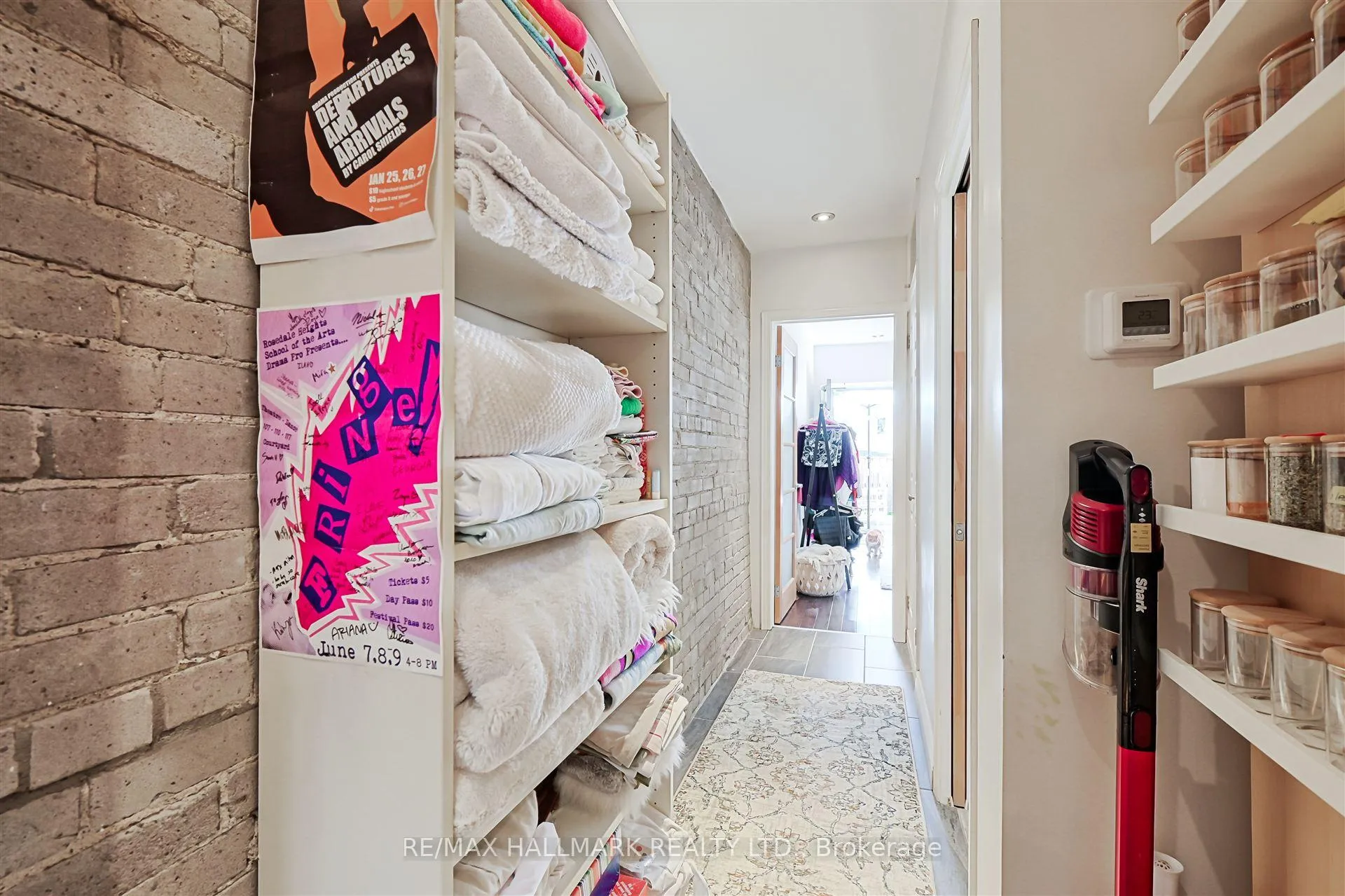 Photo 3 of 1926 Gerrard Street E, Toronto, Woodbine Corridor — HOMEH
