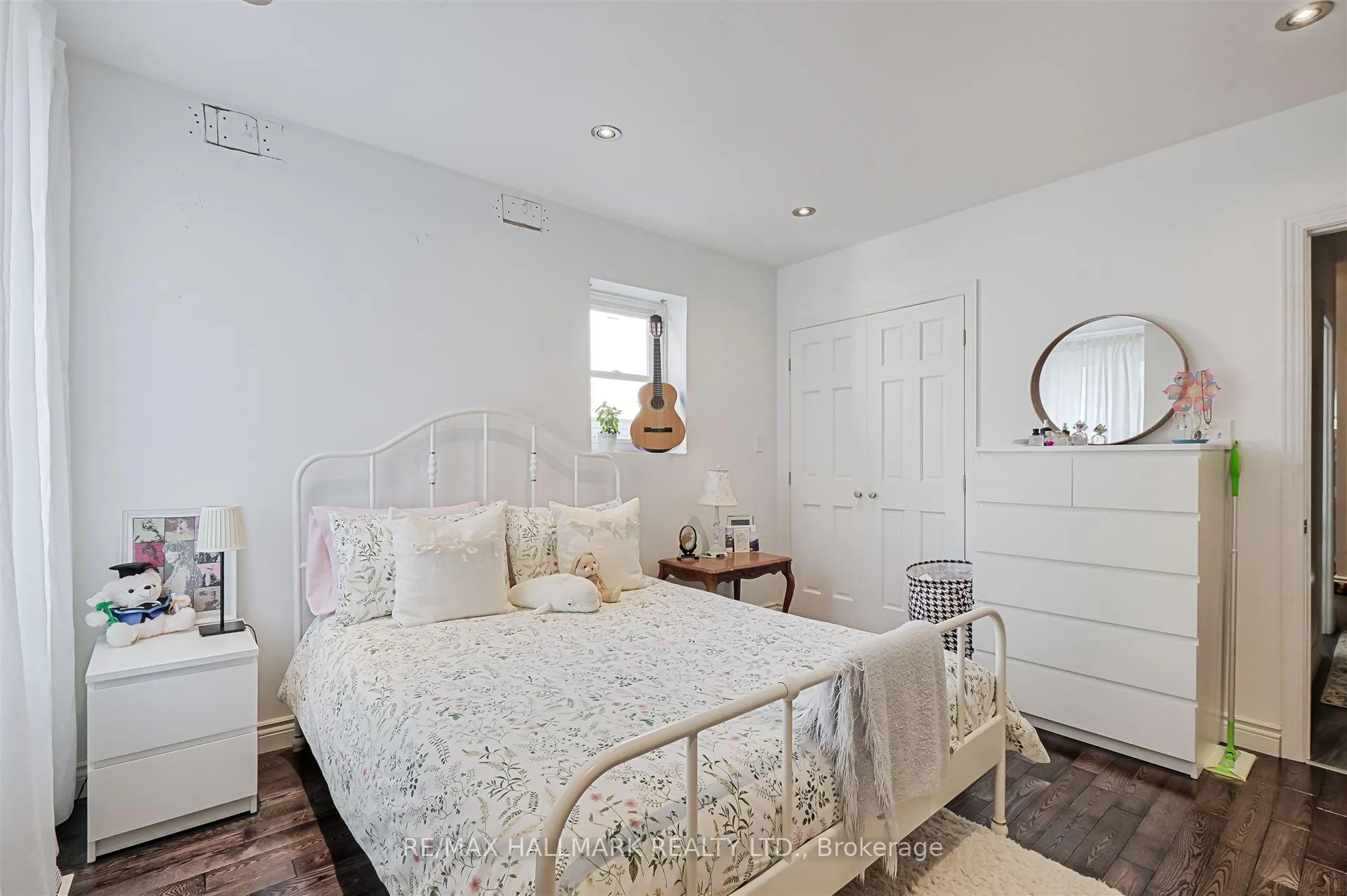 Photo 14 of 1926 Gerrard Street E, Toronto, Woodbine Corridor — HOMEH