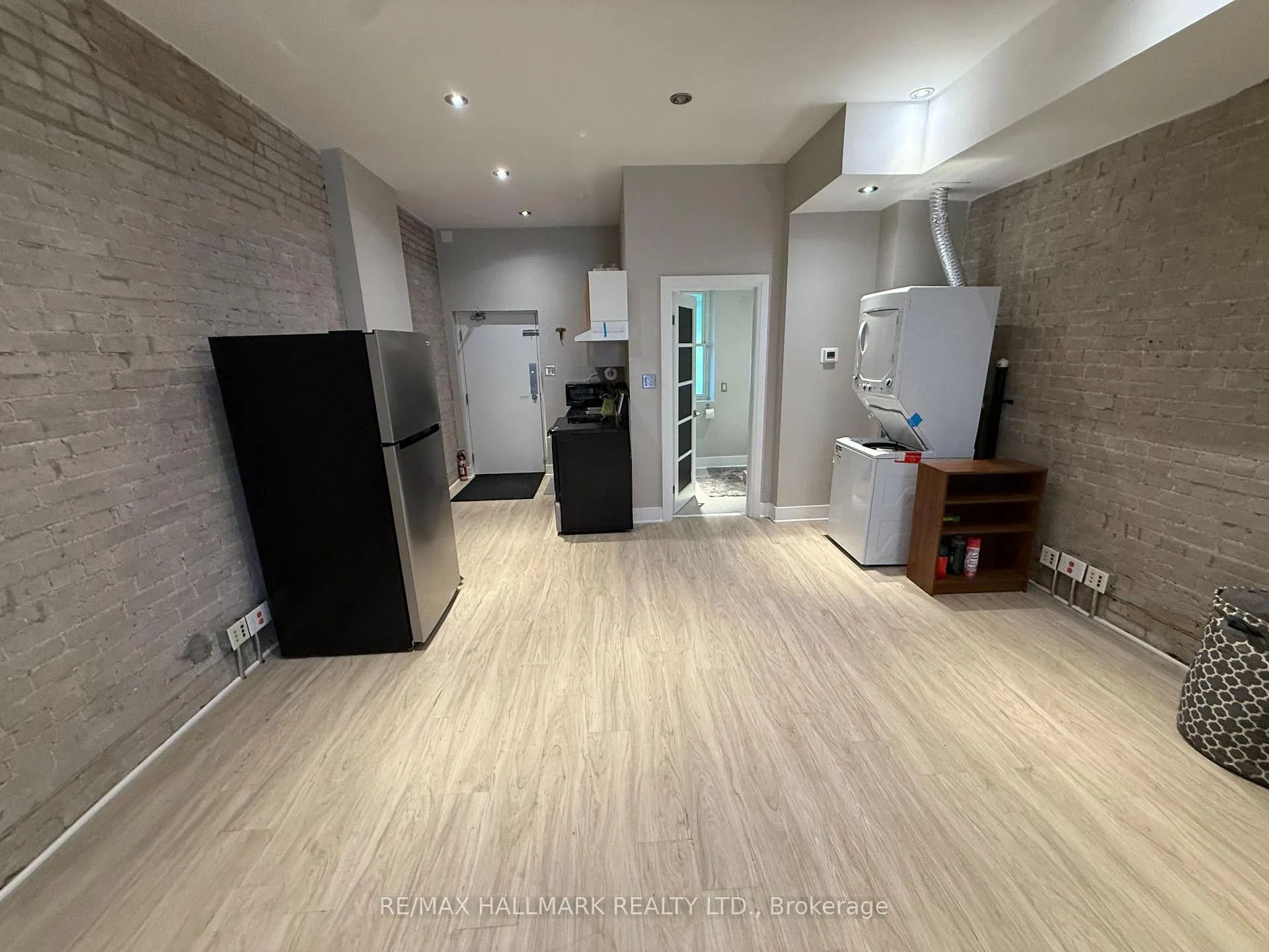Photo 27 of 1926 Gerrard Street E, Toronto, Woodbine Corridor — HOMEH