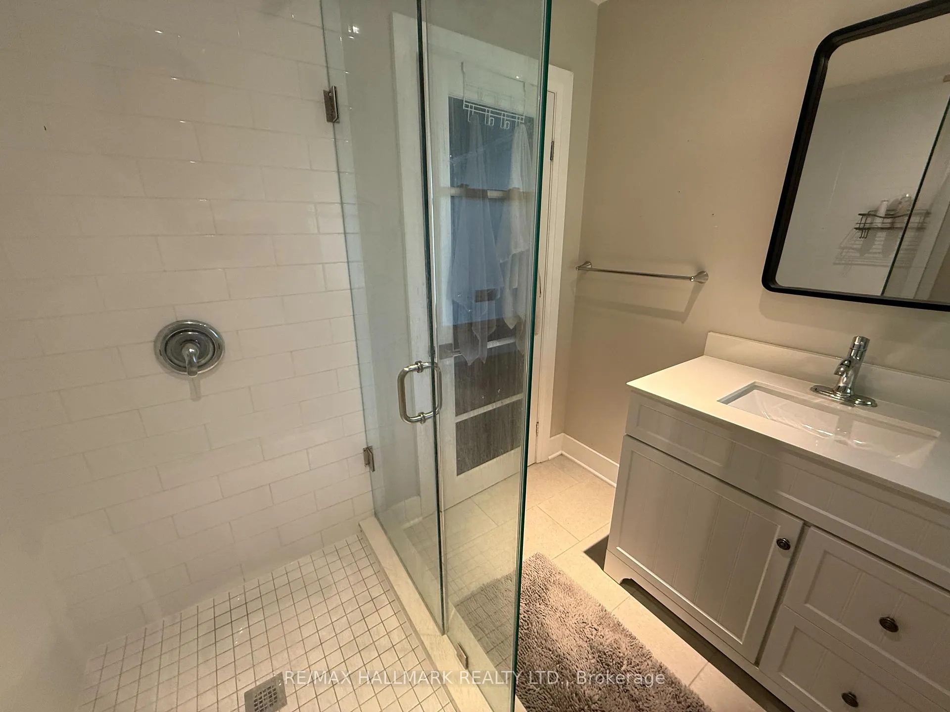 Photo 29 of 1926 Gerrard Street E, Toronto, Woodbine Corridor — HOMEH