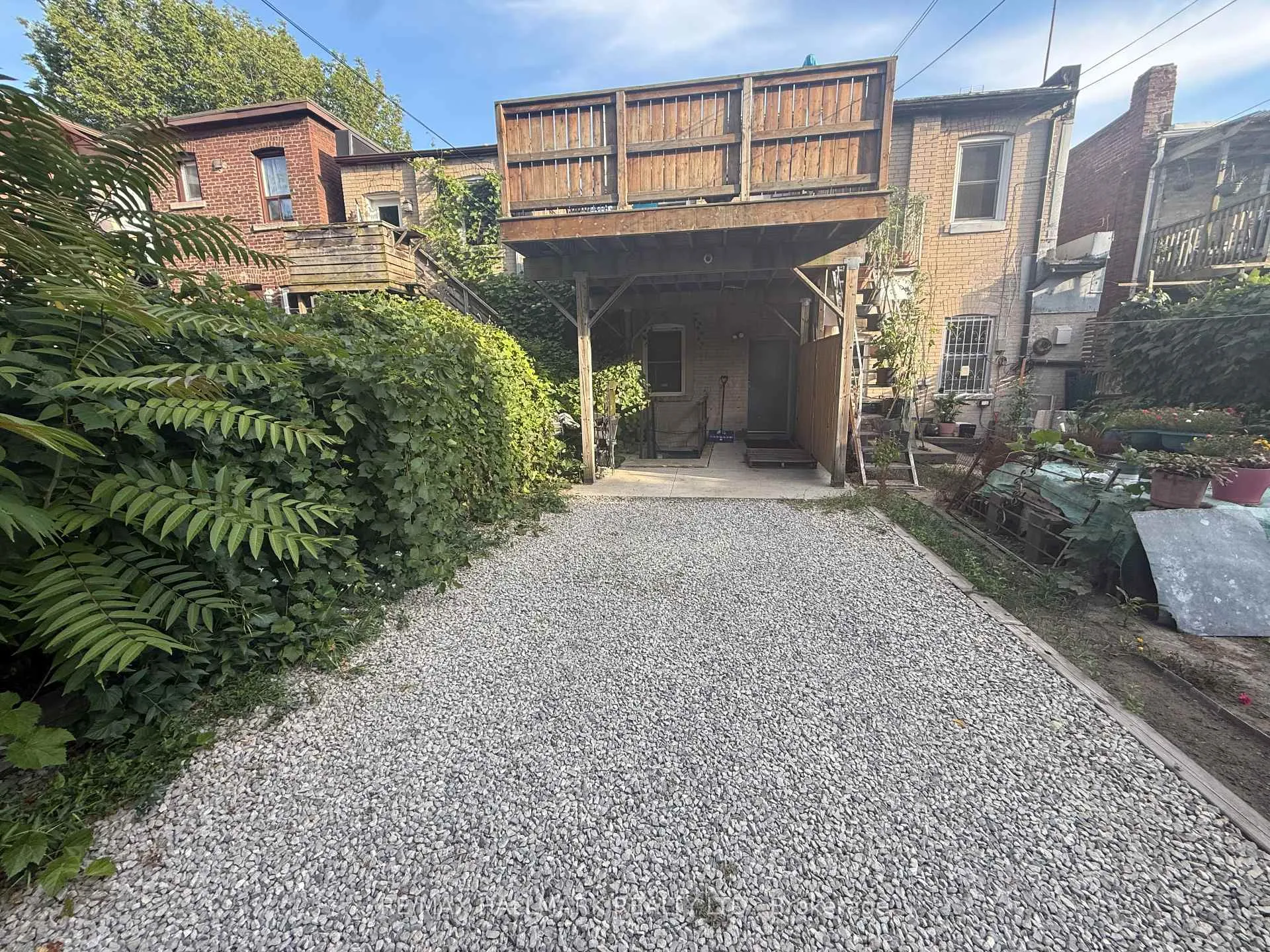Photo 31 of 1926 Gerrard Street E, Toronto, Woodbine Corridor — HOMEH