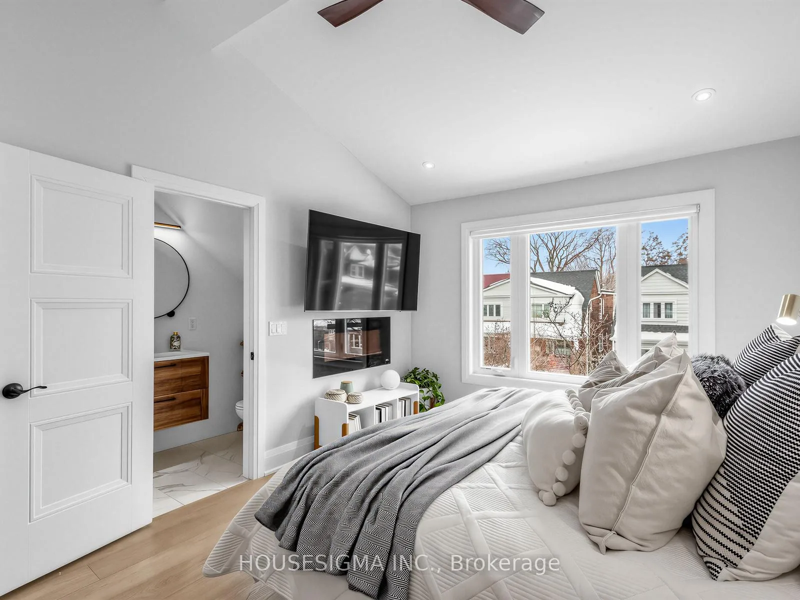 Photo 17 of 41 Kent Road, Toronto, Greenwood-Coxwell — HOMEH