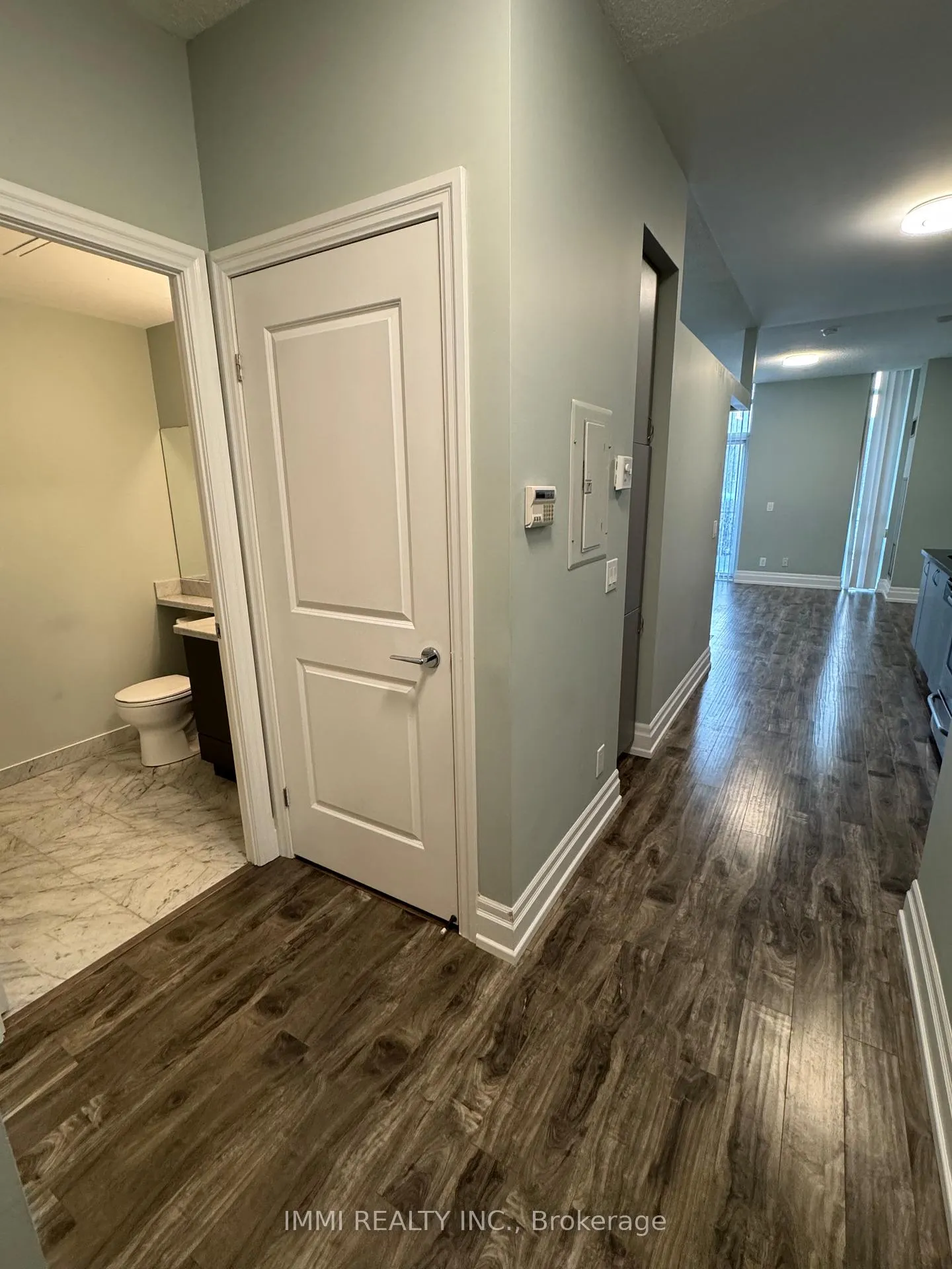 Photo 2 of Unit 112, 151 Upper Duke Crescent, Markham, Unionville — HOMEH
