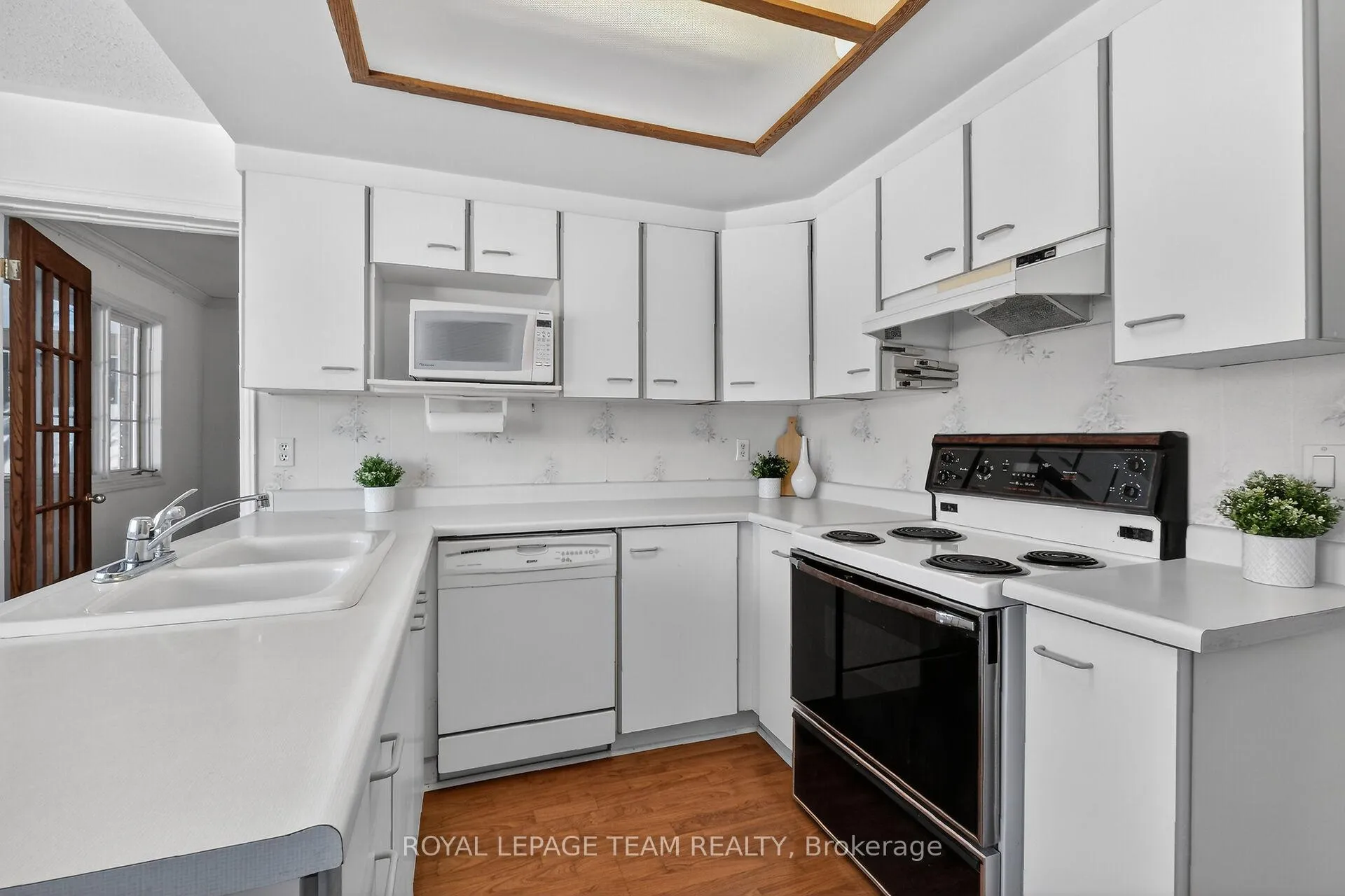 Photo 14 of 38 Maple Grove Road, Ottawa, Kanata - Katimavik — HOMEH