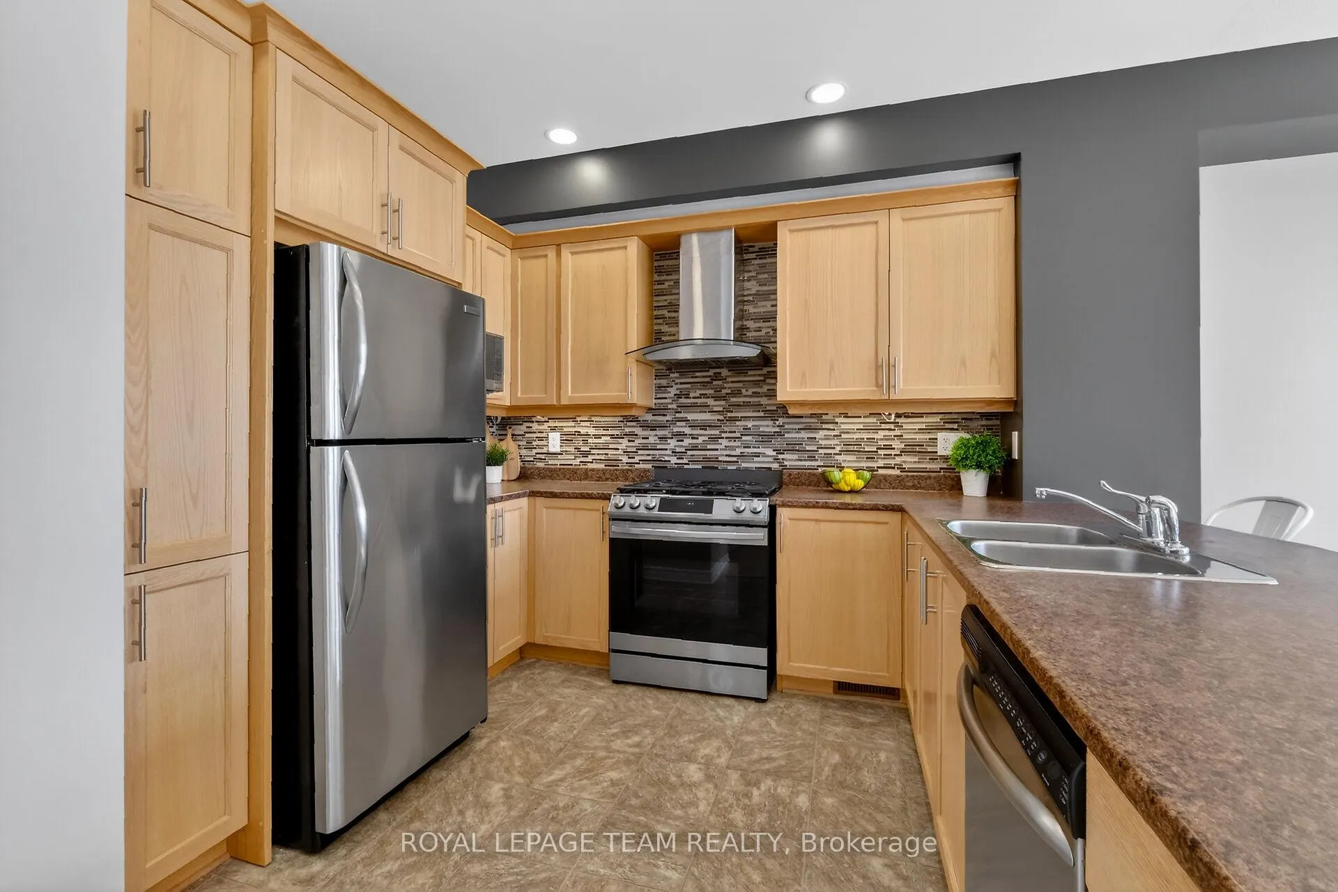 Photo 15 of 420 Foxhall Way, Ottawa, Kanata - Bridlewood — HOMEH