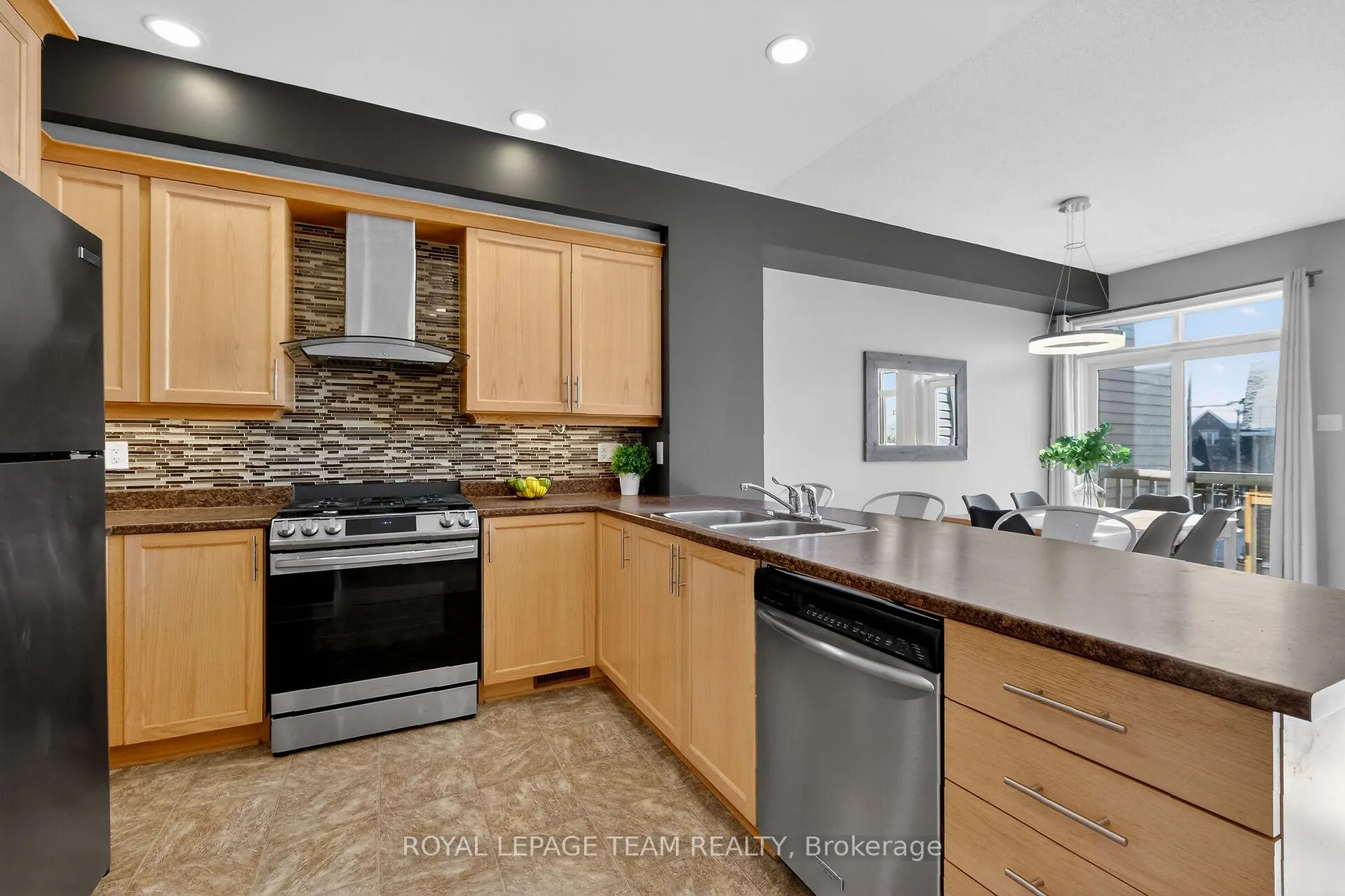 Photo 16 of 420 Foxhall Way, Ottawa, Kanata - Bridlewood — HOMEH