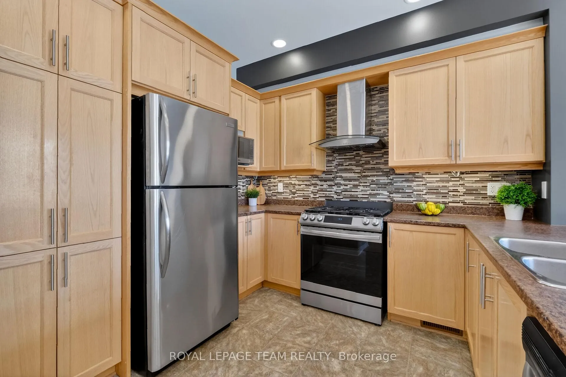 Photo 17 of 420 Foxhall Way, Ottawa, Kanata - Bridlewood — HOMEH
