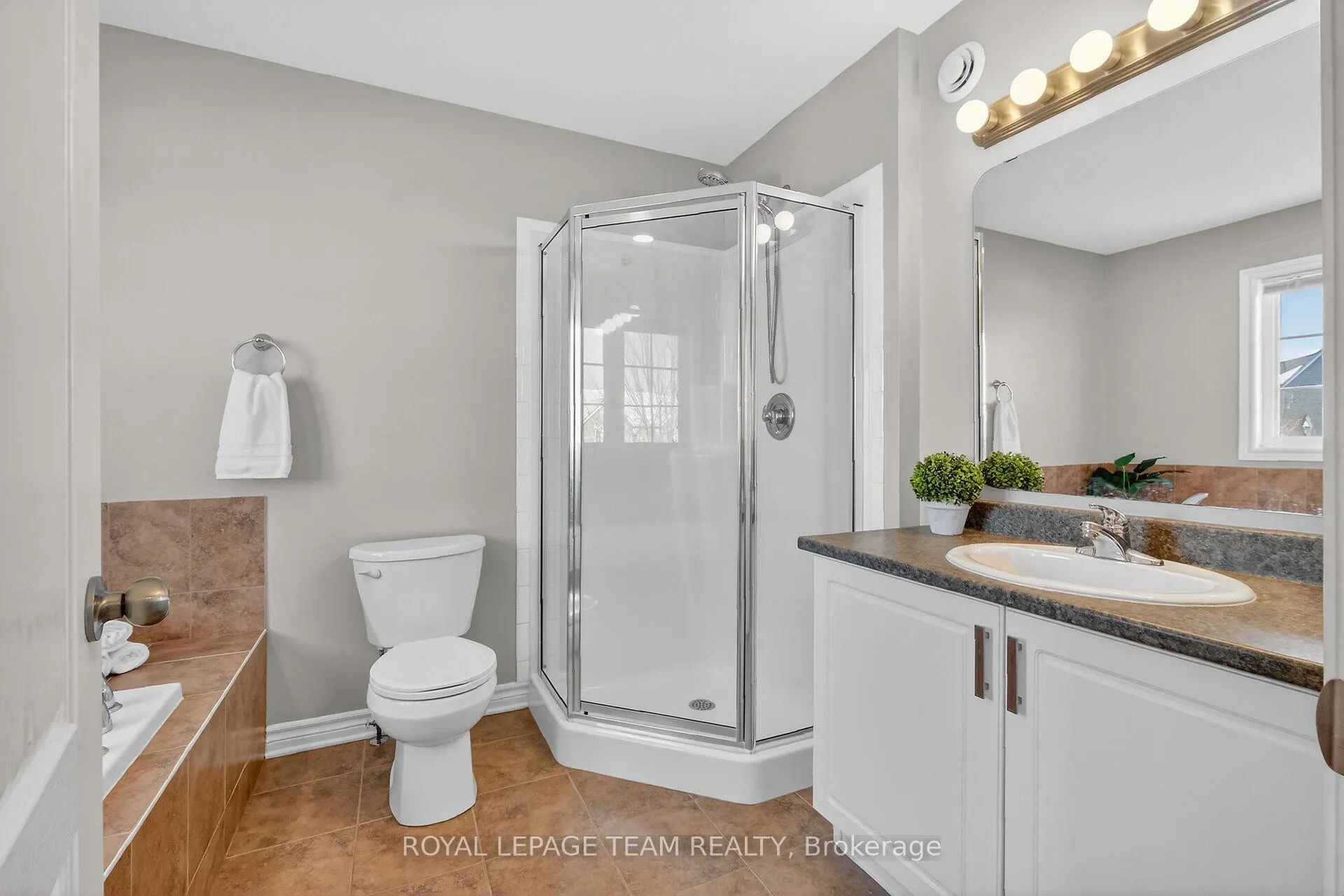 Photo 25 of 420 Foxhall Way, Ottawa, Kanata - Bridlewood — HOMEH
