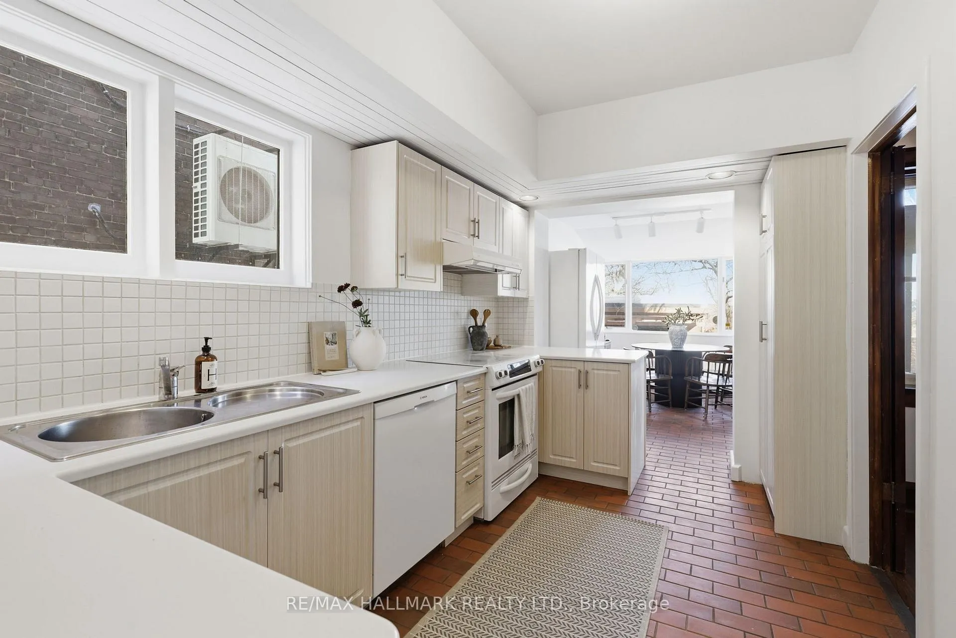 Photo 9 of 22 Chester Hill Road, Toronto, Playter Estates-Danforth — HOMEH
