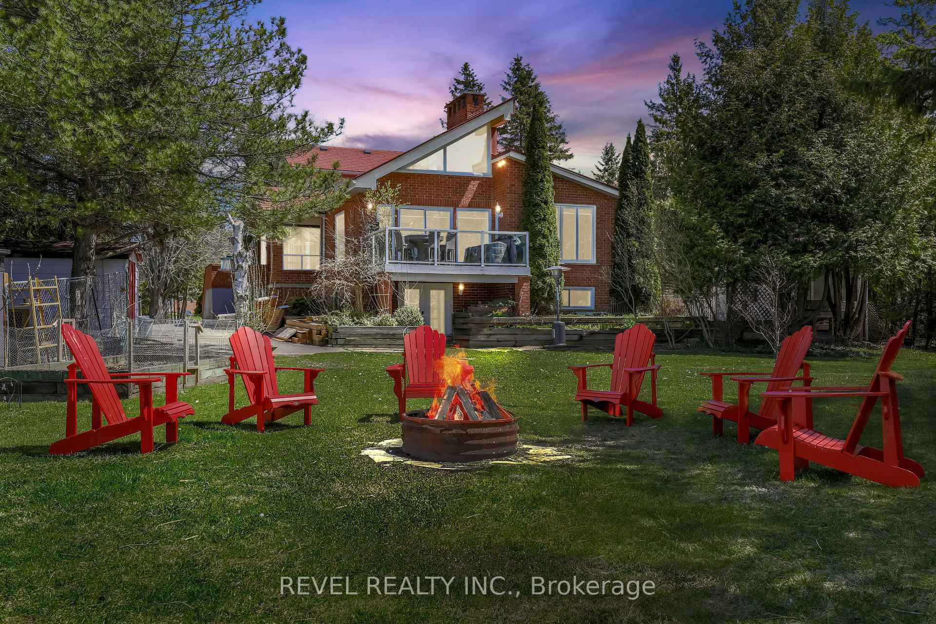 Front of 27 Cedar Crescent