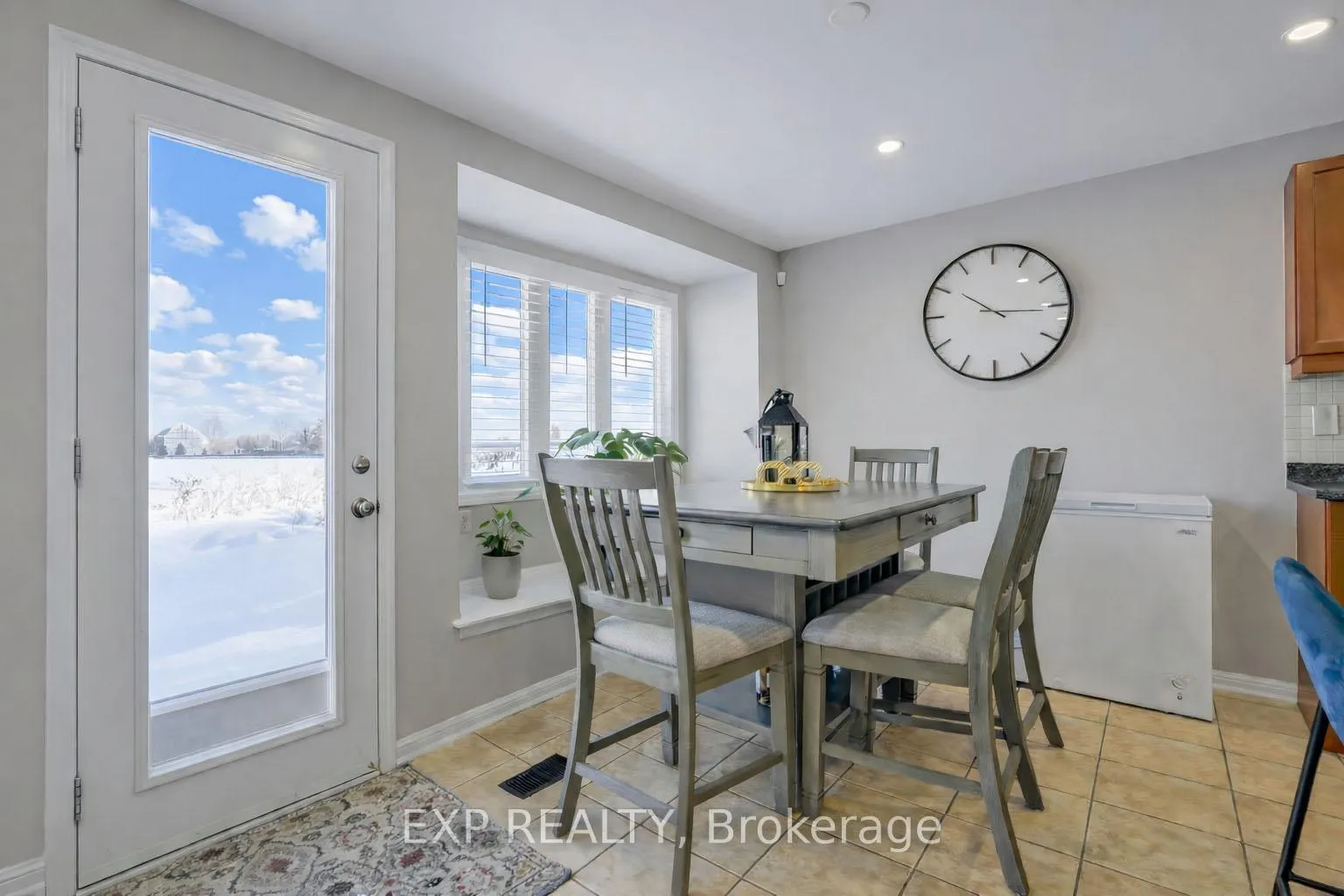 Photo 15 of 38 John W Taylor Avenue, New Tecumseth, Alliston — HOMEH