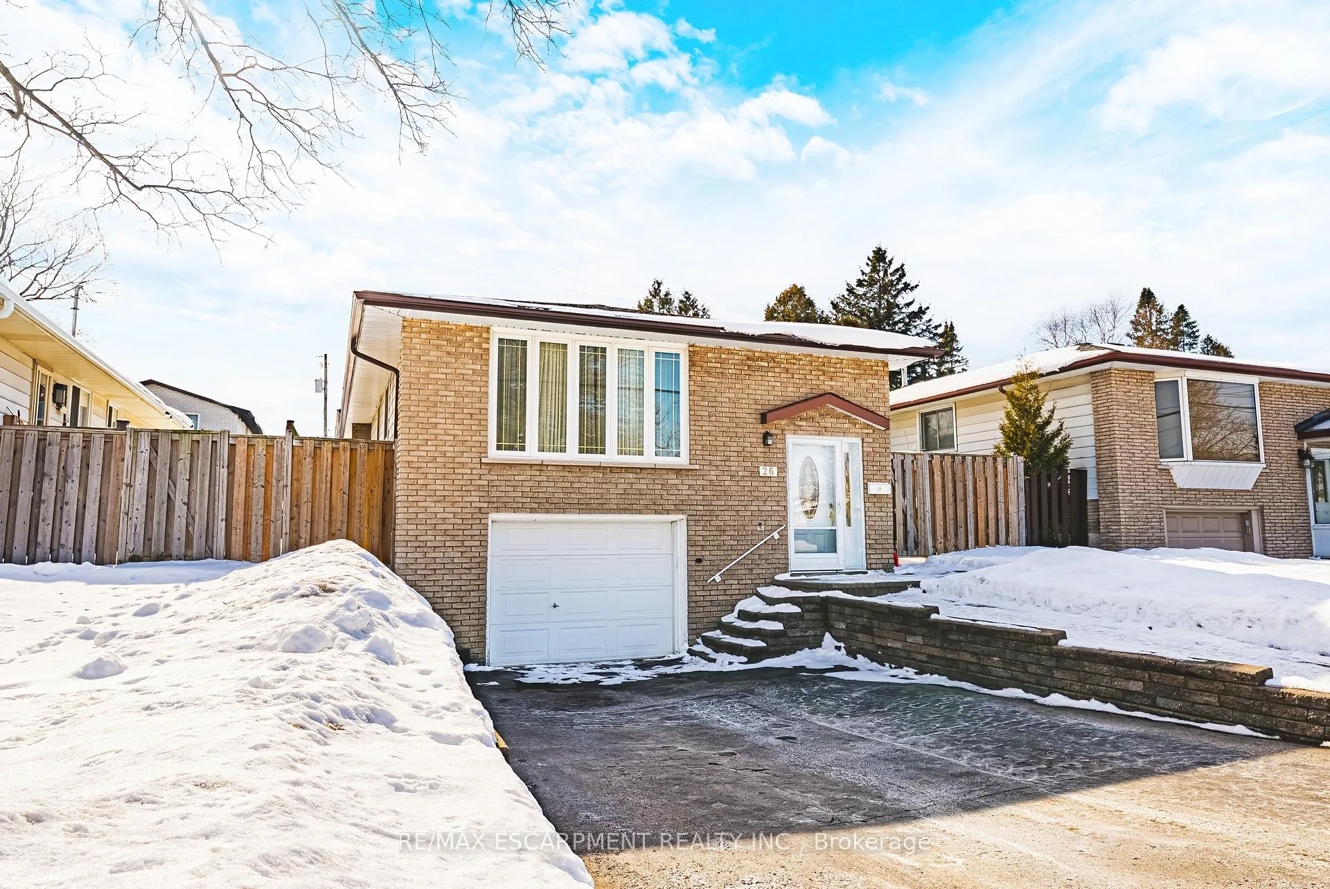 Photo 3 of 26 Quaker Crescent, Hamilton, Quinndale — HOMEH