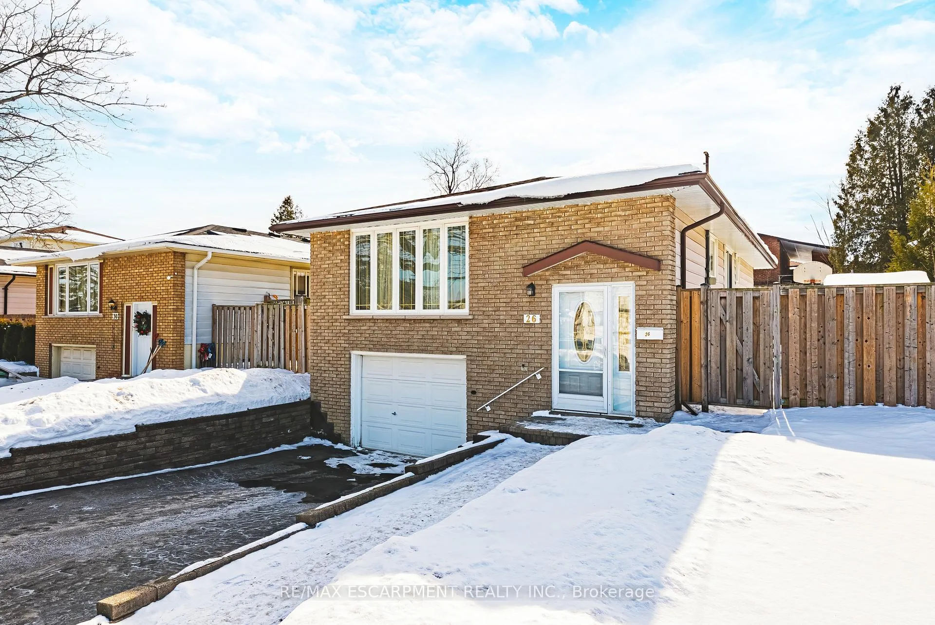 Photo 4 of 26 Quaker Crescent, Hamilton, Quinndale — HOMEH
