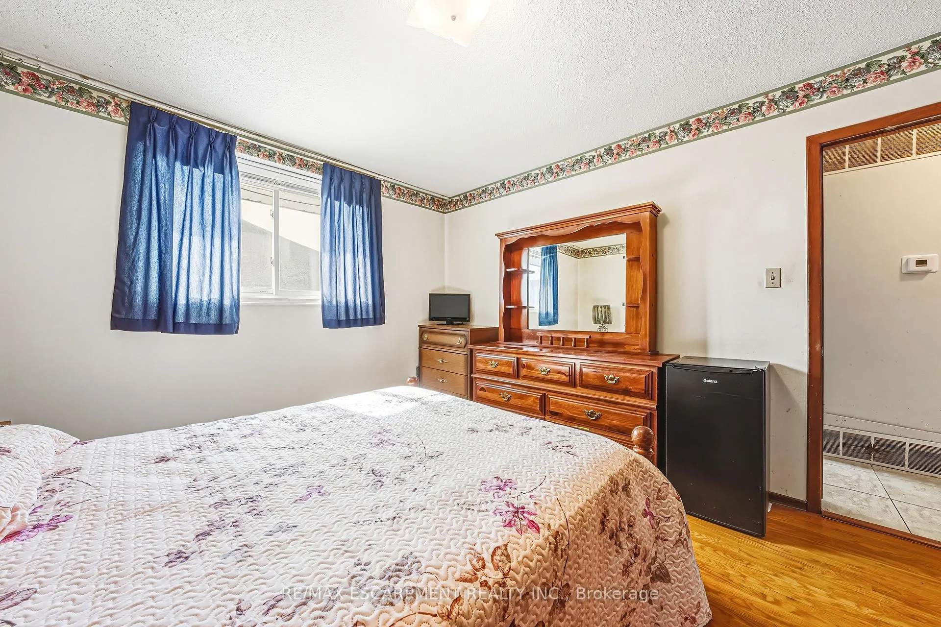 Photo 19 of 26 Quaker Crescent, Hamilton, Quinndale — HOMEH