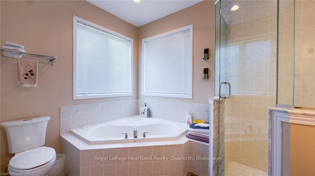 Photo 26 of Unit 19, 38 Stornoway Crescent, Huron East, Egmondville — HOMEH