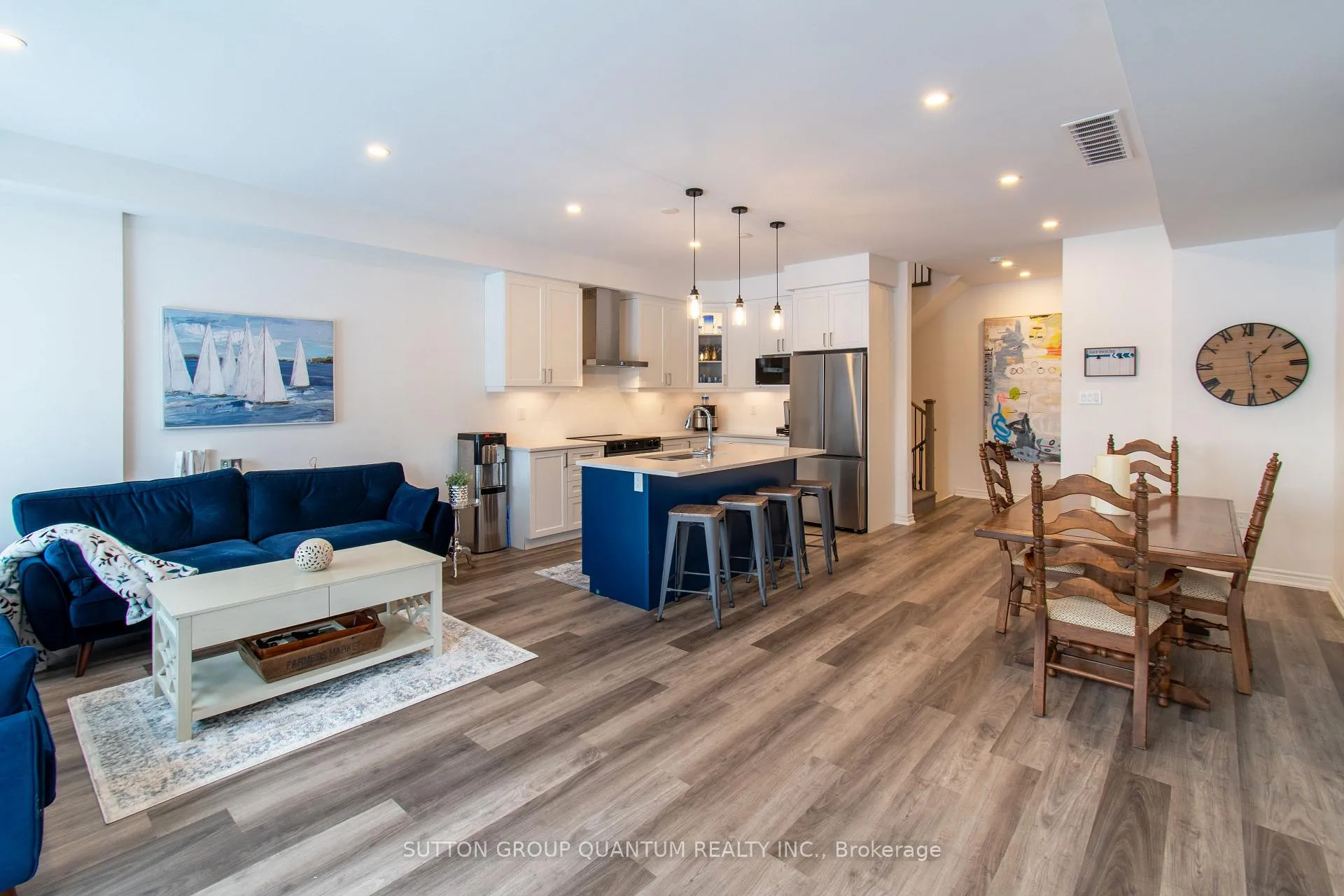 Photo 2 of 158 Elgin Street, Orillia — HOMEH