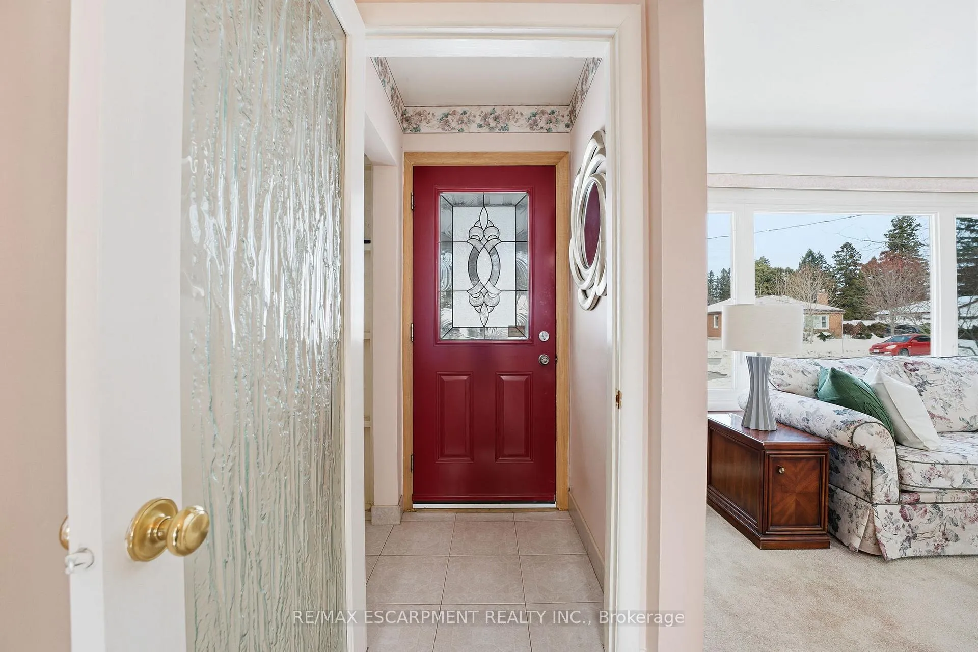 Photo 4 of 42 Gilbert Avenue, Hamilton, Ancaster — HOMEH