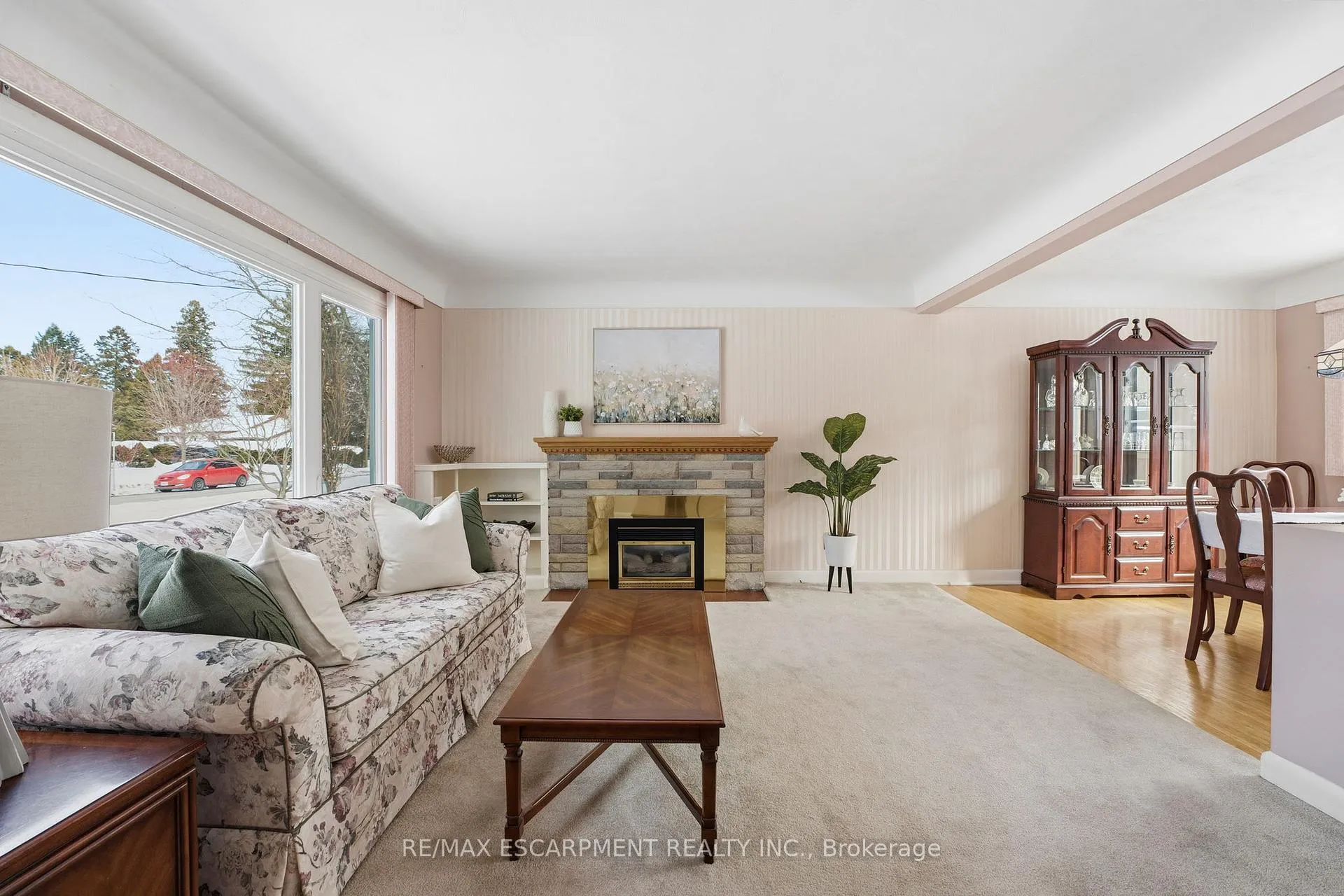 Photo 5 of 42 Gilbert Avenue, Hamilton, Ancaster — HOMEH