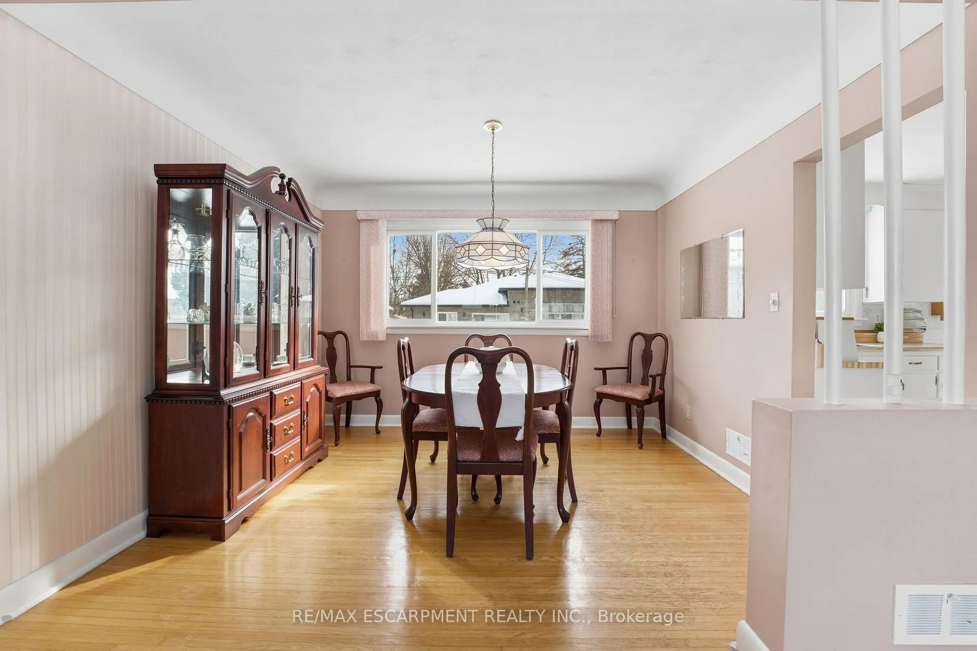 Photo 8 of 42 Gilbert Avenue, Hamilton, Ancaster — HOMEH