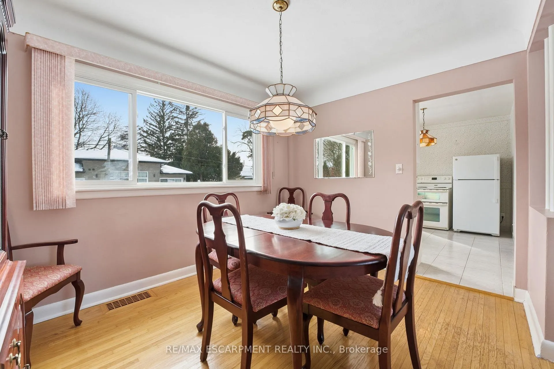 Photo 9 of 42 Gilbert Avenue, Hamilton, Ancaster — HOMEH