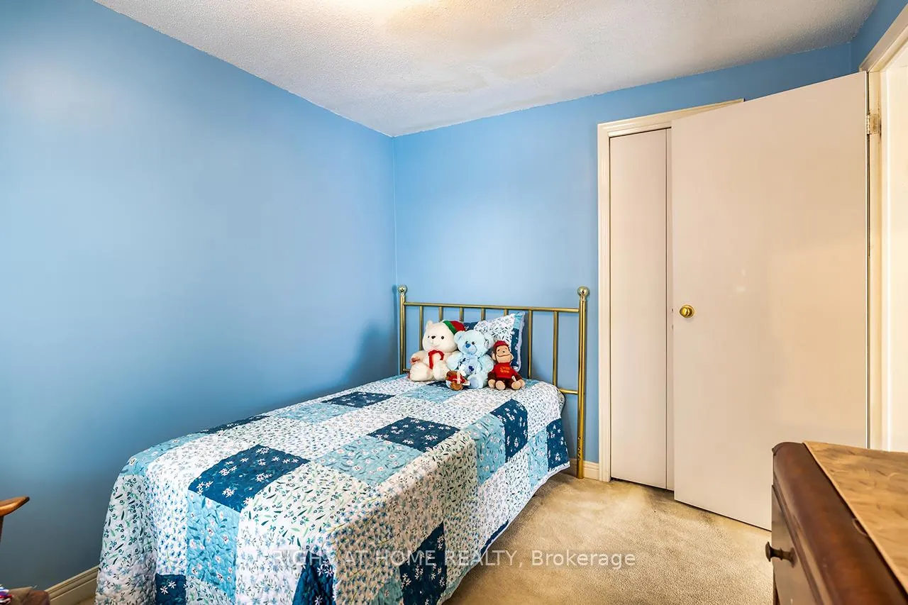 Photo 5 of 59 Fernhill Boulevard, Oshawa, McLaughlin — HOMEH