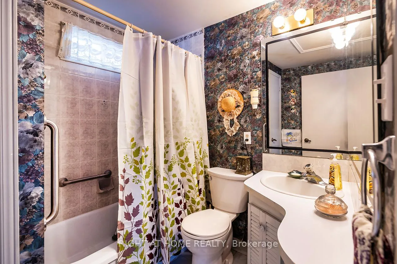 Photo 8 of 59 Fernhill Boulevard, Oshawa, McLaughlin — HOMEH