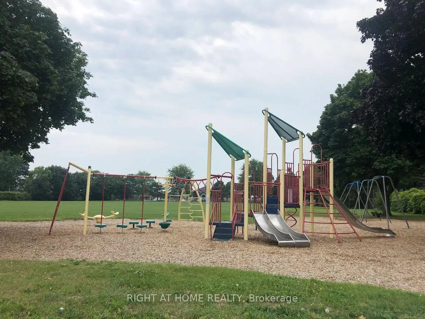 Photo 22 of 59 Fernhill Boulevard, Oshawa, McLaughlin — HOMEH
