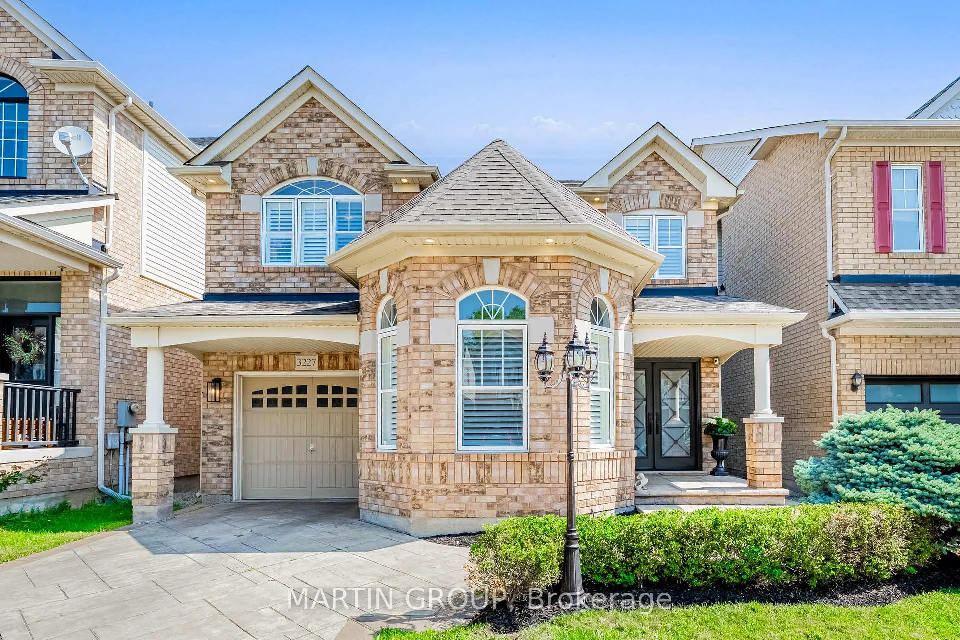 Photo 1 of 3227 Steeplechase Drive, Burlington, Alton — HOMEH