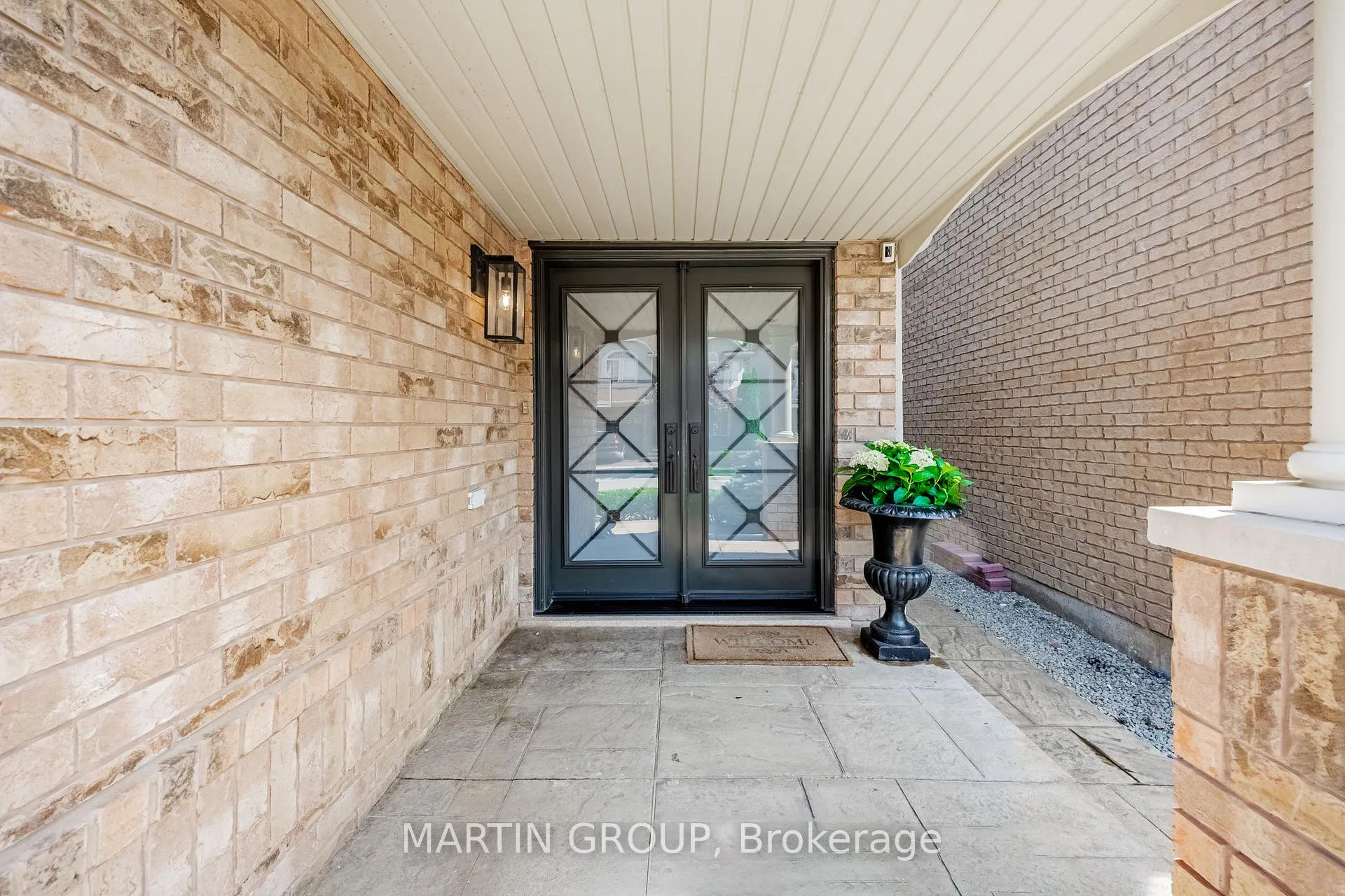 Photo 3 of 3227 Steeplechase Drive, Burlington, Alton — HOMEH