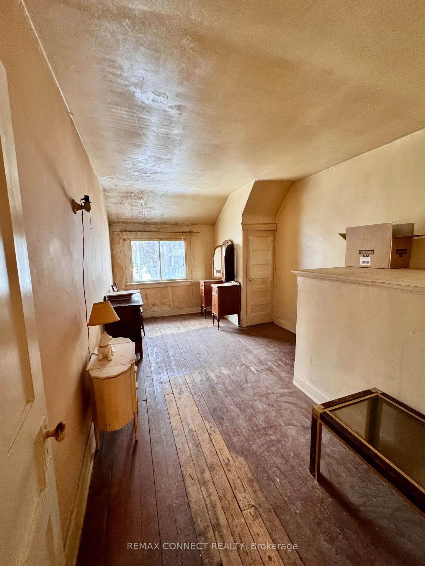 Photo 9 of 100 Dunkirk Road, Toronto, Danforth Village-East York — HOMEH