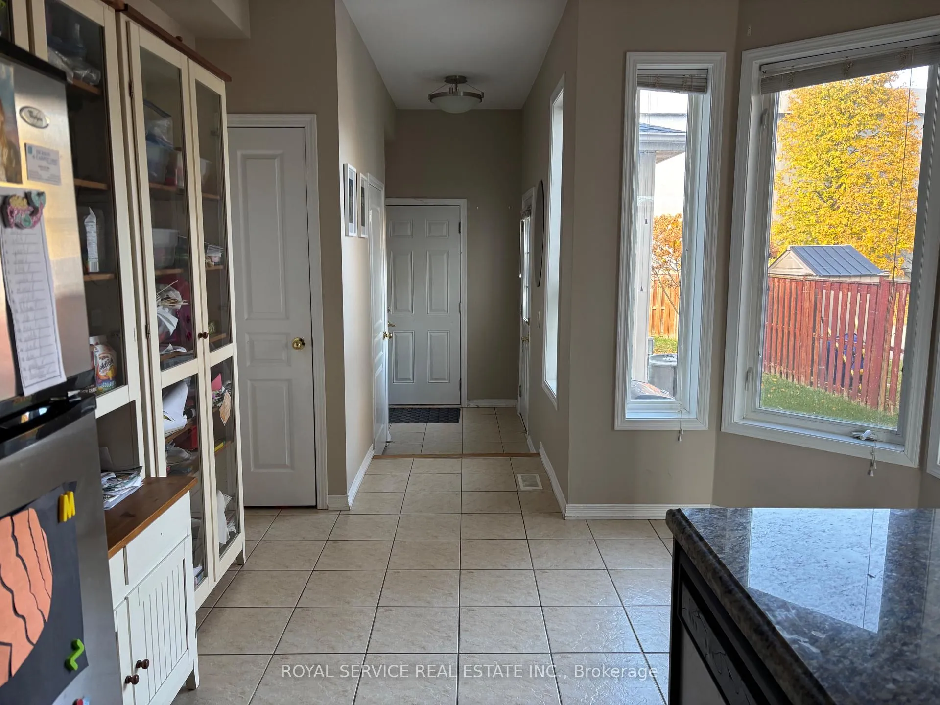 Photo 5 of 754 Carlisle Street, Cobourg — HOMEH
