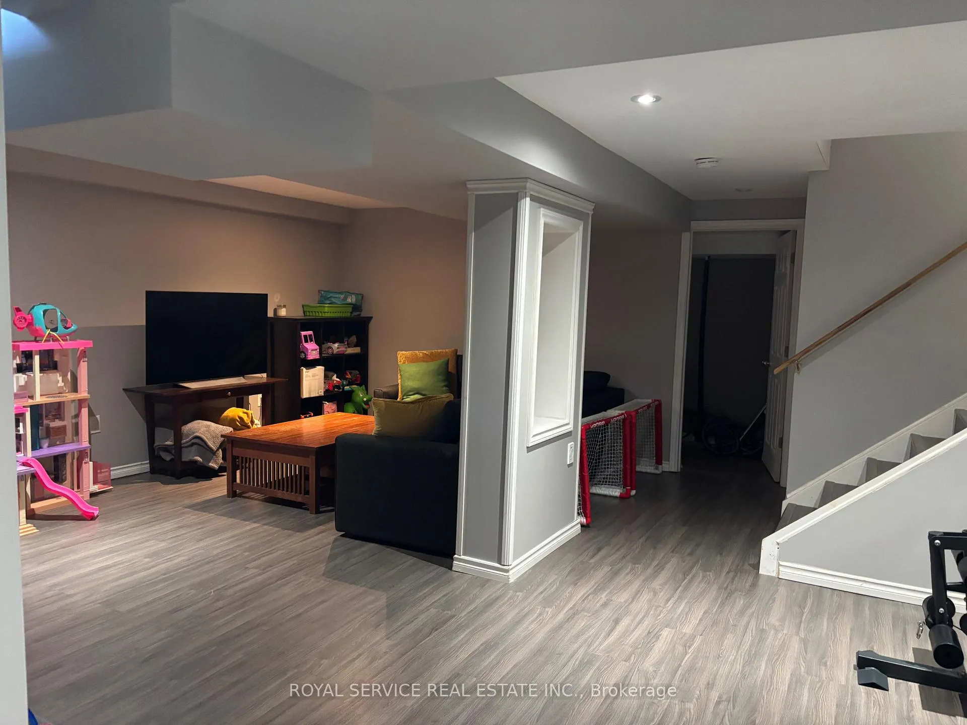 Photo 8 of 754 Carlisle Street, Cobourg — HOMEH