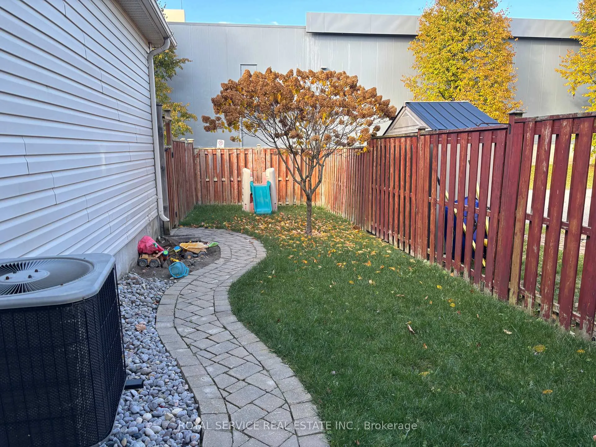 Photo 23 of 754 Carlisle Street, Cobourg — HOMEH