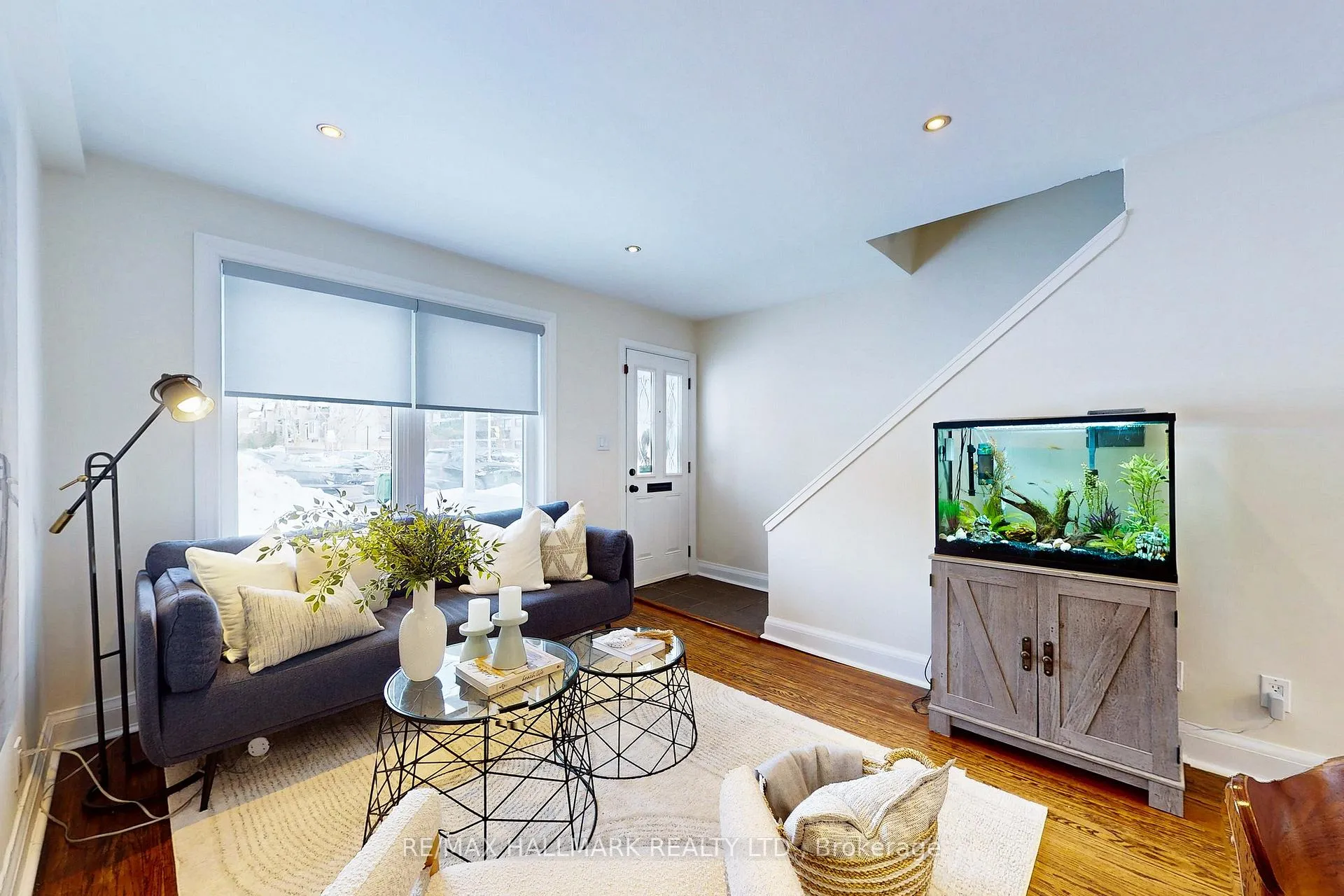 Photo 2 of 3320 Bathurst Street, Toronto, Englemount-Lawrence — HOMEH