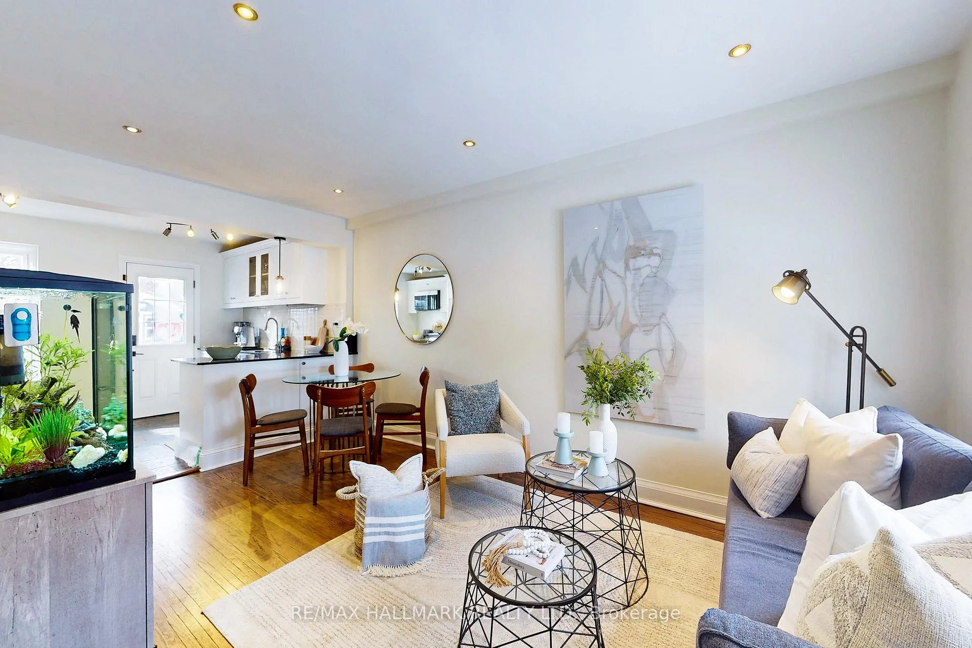 Photo 5 of 3320 Bathurst Street, Toronto, Englemount-Lawrence — HOMEH