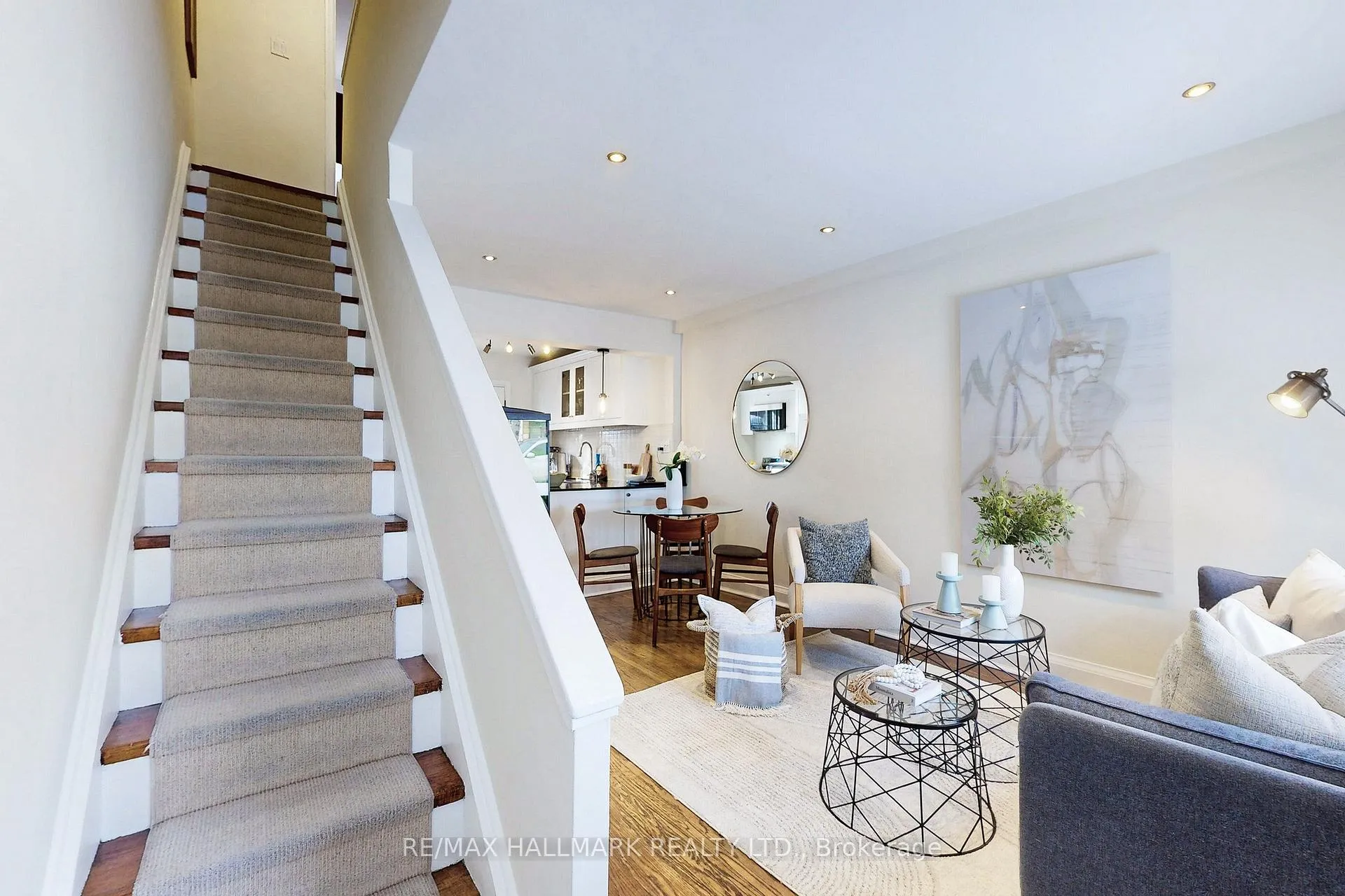 Photo 9 of 3320 Bathurst Street, Toronto, Englemount-Lawrence — HOMEH