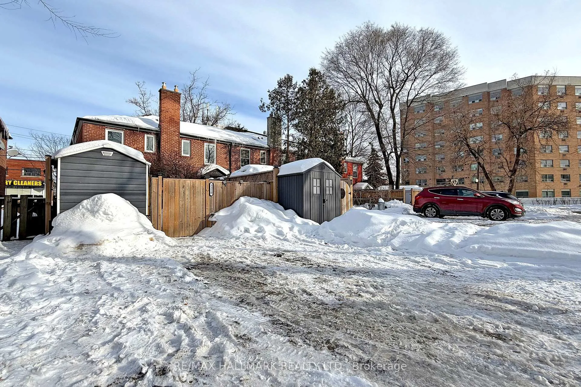 Photo 24 of 3320 Bathurst Street, Toronto, Englemount-Lawrence — HOMEH