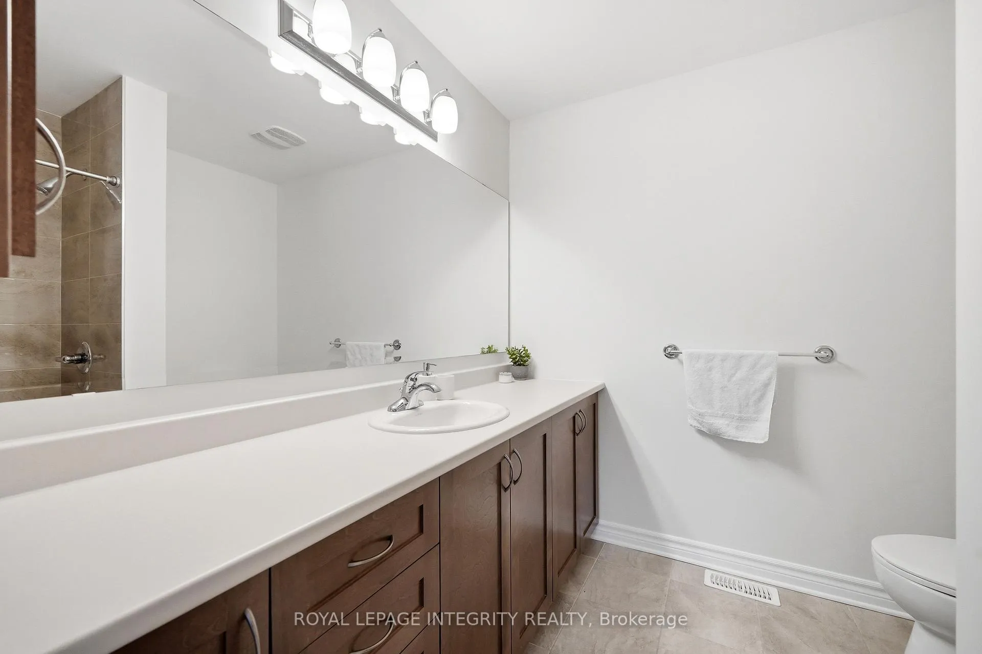 Photo 28 of 253 Hepatica Way, Ottawa, Avalon West — HOMEH
