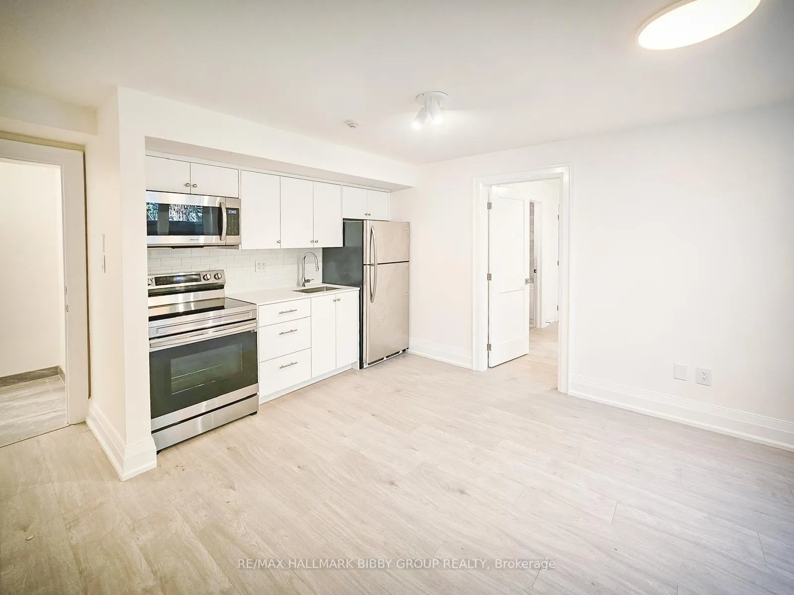 Photo 5 of Unit Basement, 63 Fairholme Avenue, Toronto, Englemount-Lawrence — HOMEH
