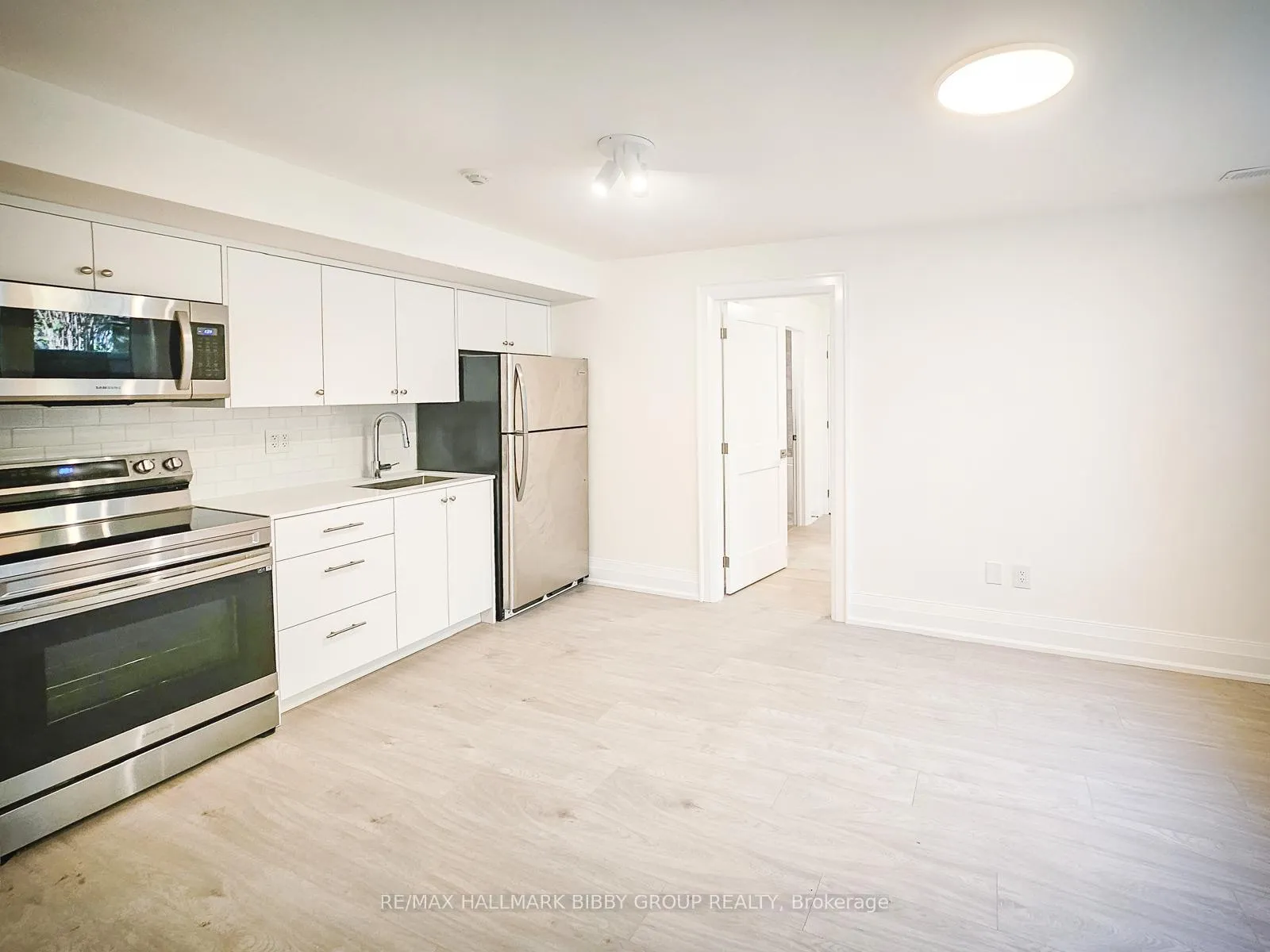 Photo 6 of Unit Basement, 63 Fairholme Avenue, Toronto, Englemount-Lawrence — HOMEH