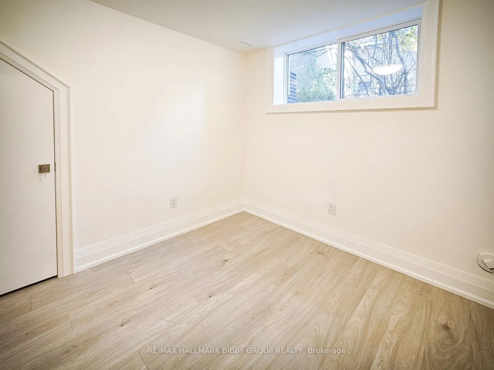 Photo 7 of Unit Basement, 63 Fairholme Avenue, Toronto, Englemount-Lawrence — HOMEH