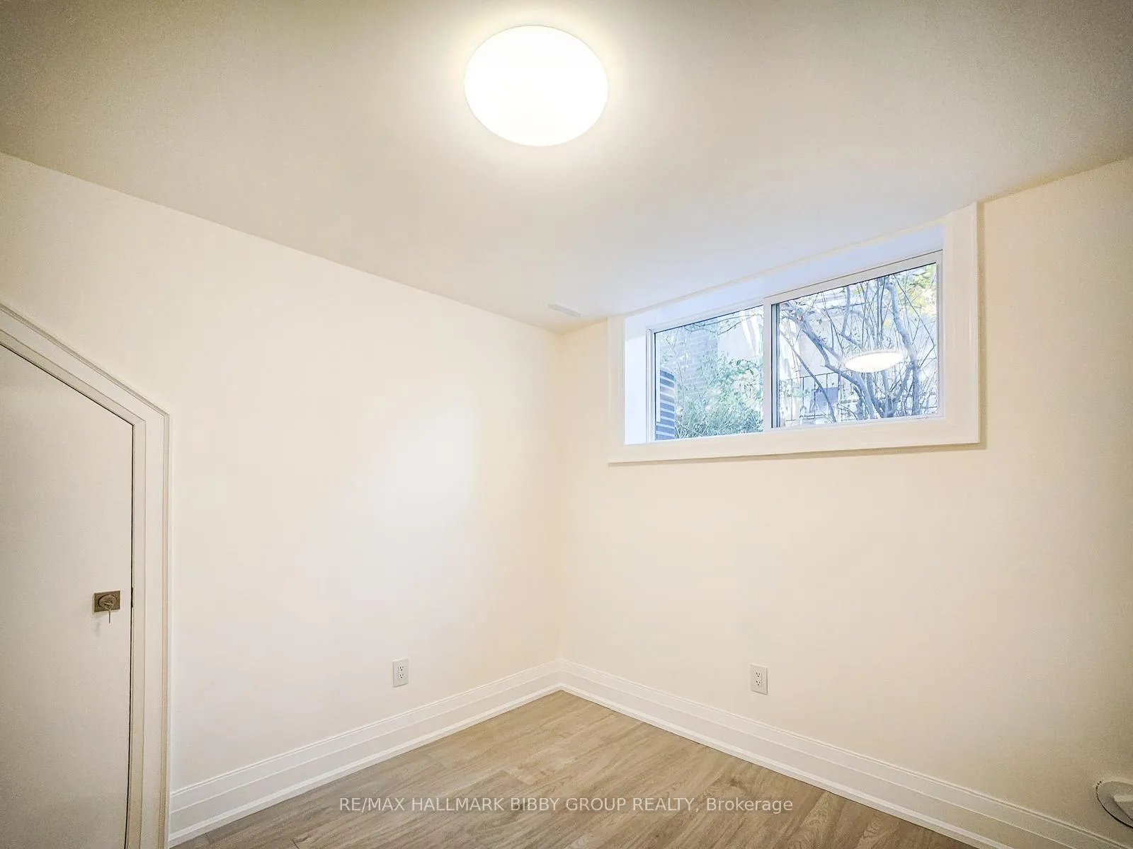 Photo 8 of Unit Basement, 63 Fairholme Avenue, Toronto, Englemount-Lawrence — HOMEH